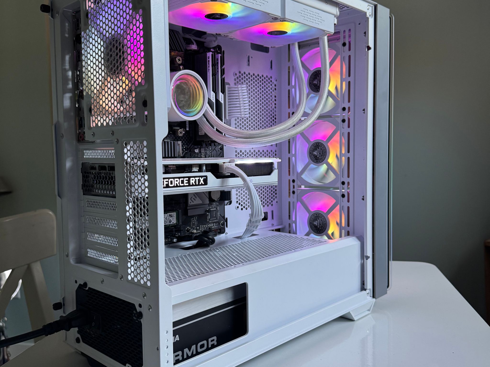 Infinity Frost | Custom Gaming PC | 3060 TI - R5 3600 - 16GB Ram - 512 Nvme