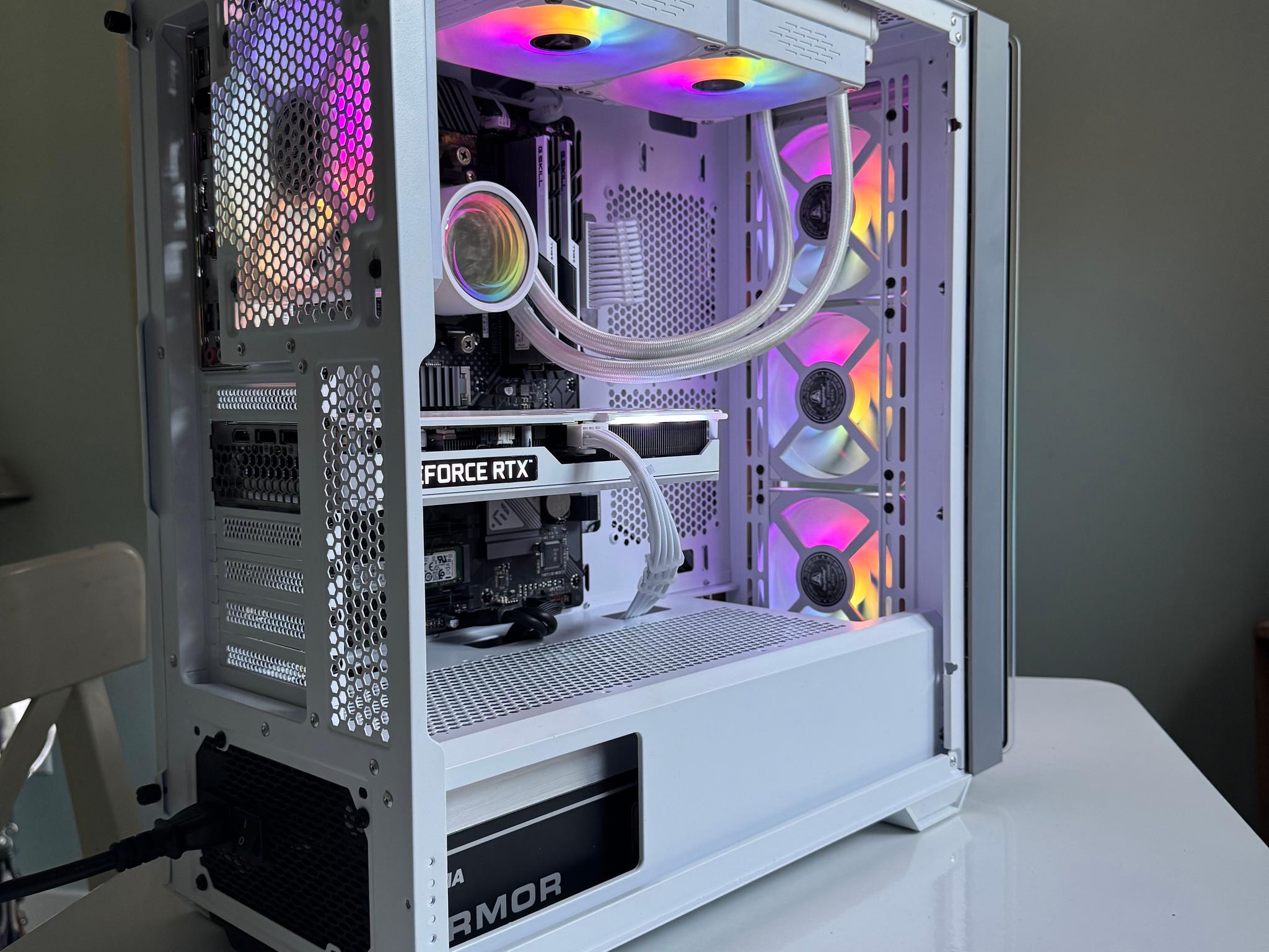 Infinity Frost | Custom Gaming PC | 3060 TI - R5 3600 - 16GB Ram - 512 Nvme