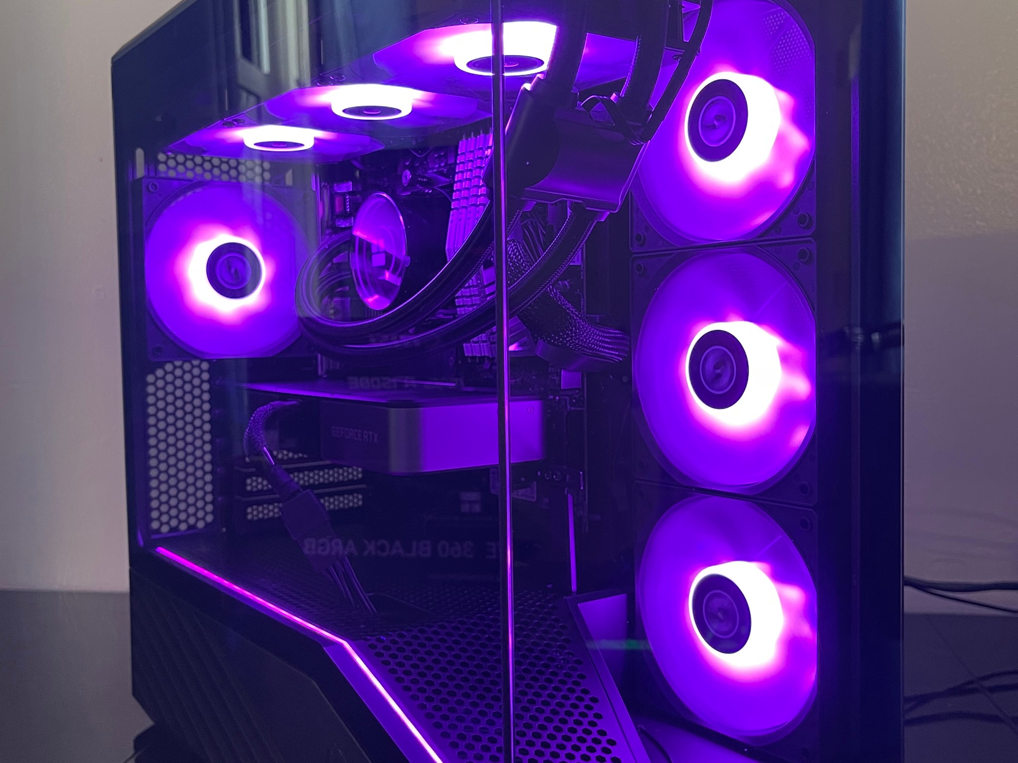 🔥1440p Beast / RTX 3070 FE/ R5 5600G/ 32GB RAM/ 1TB Storage/ liquid cooled🔥