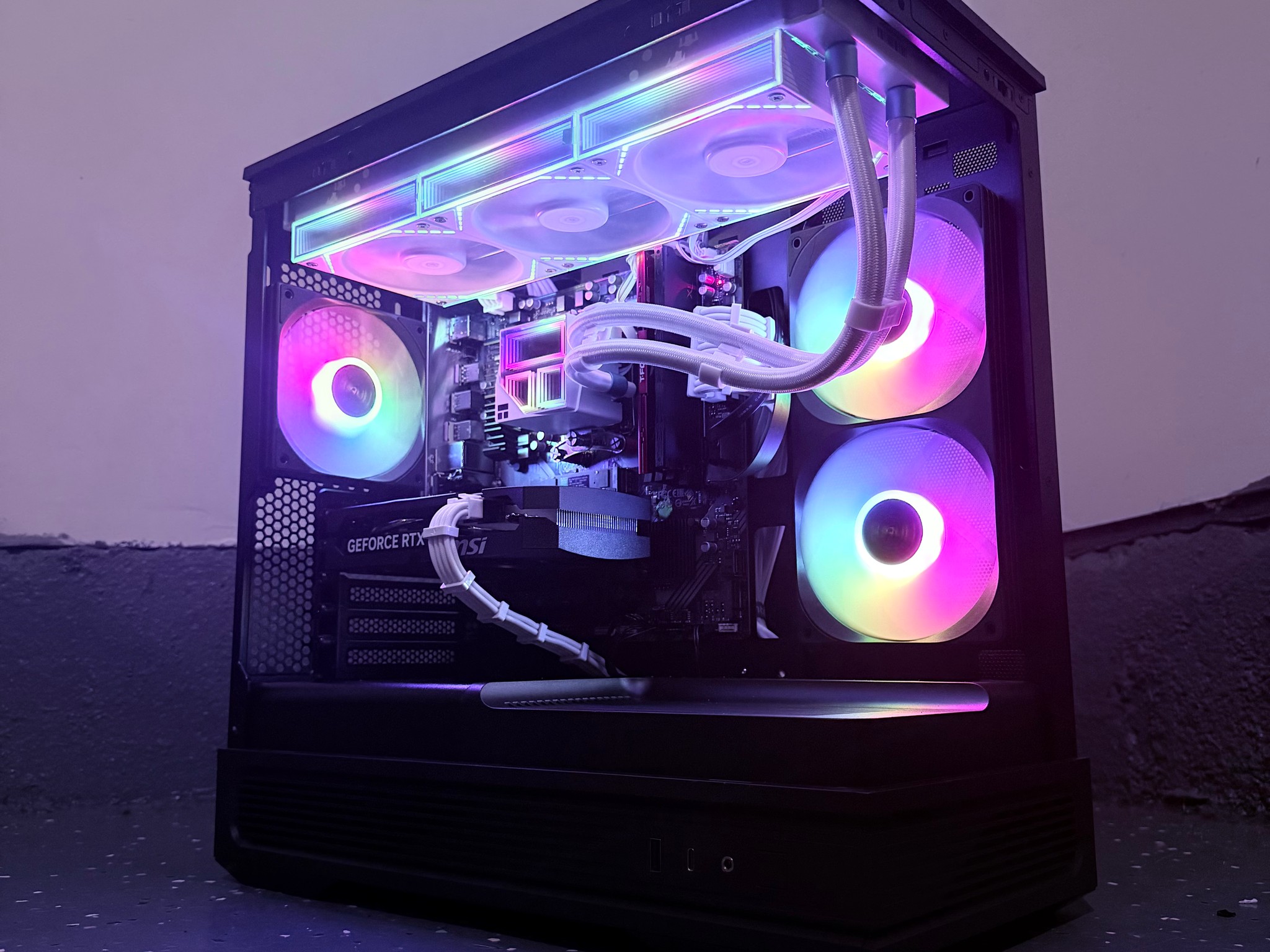 🌈"Radiant Phantom"⚫️| 1080p Gaming | RTX 5060 | Ryzen 5 8400F | 32GB DDR5 | 1TB NVMe