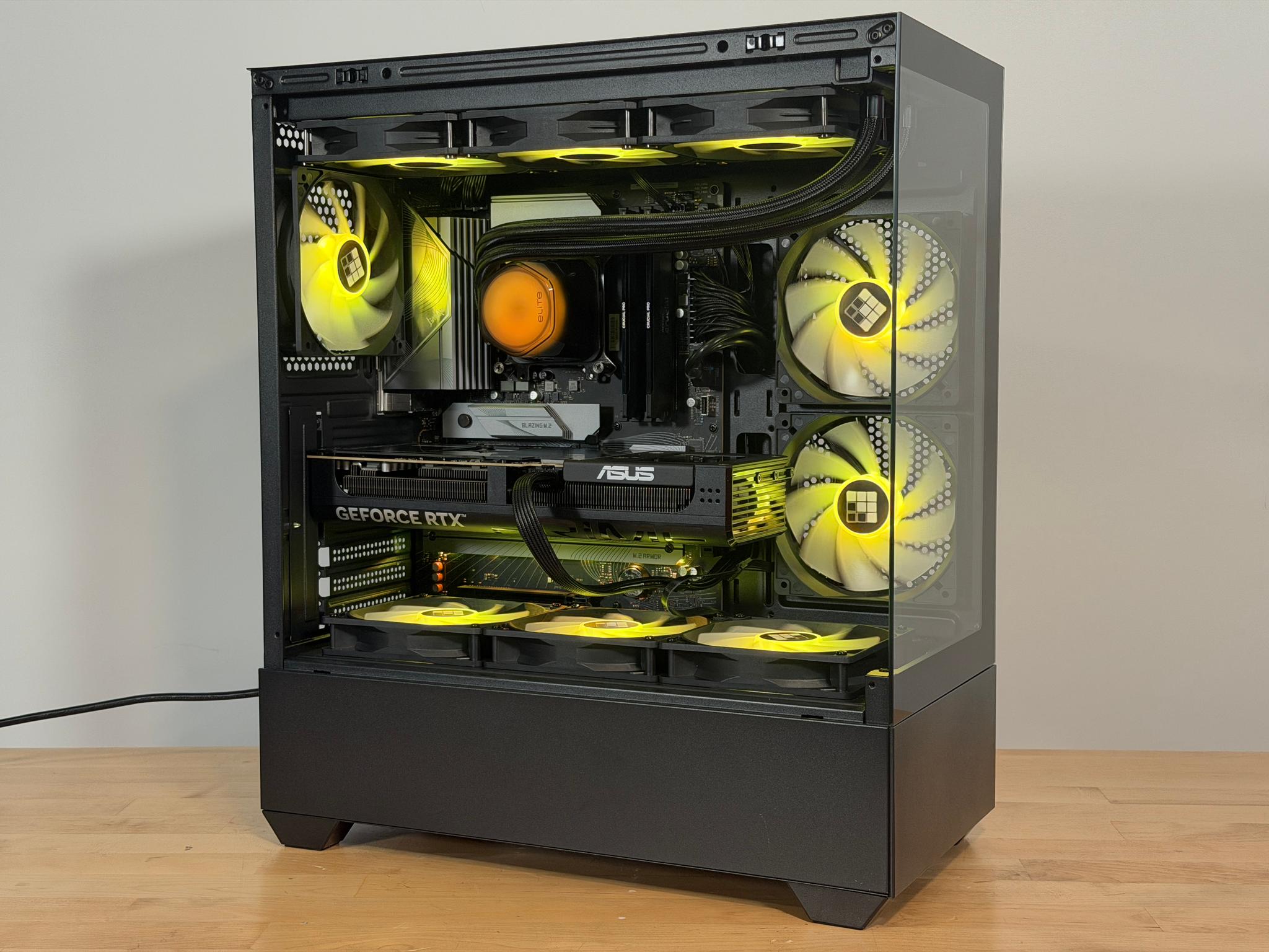 RTX 5070 Intel Core Ultra 5 245k Gaming PC