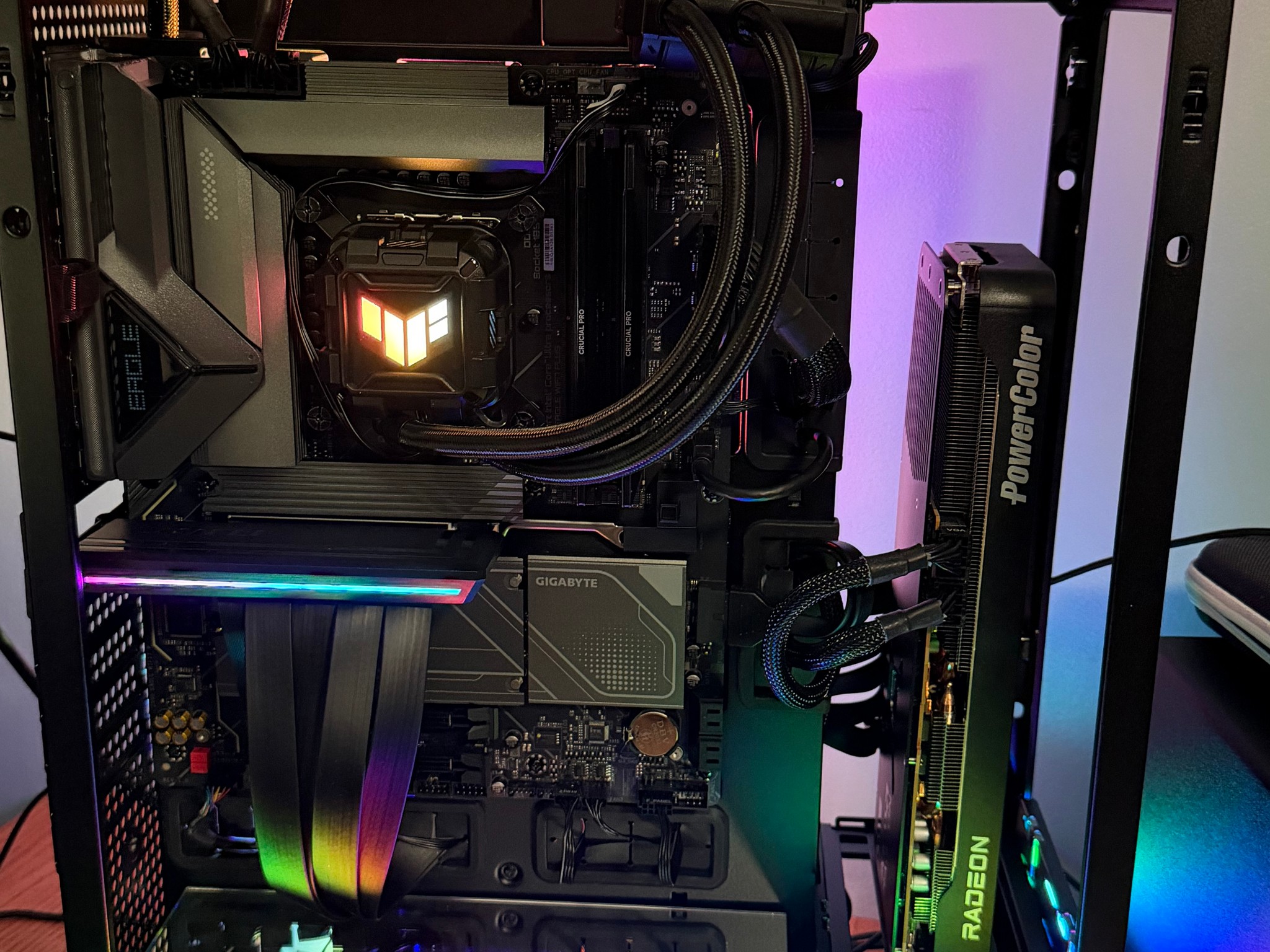 270k plus, 9070xt gaming pc