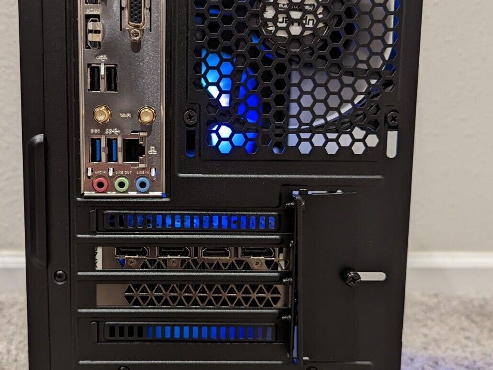 BRAND NEW* Custom Gaming PC, 1080 Ti with Ryzen 7 3700X