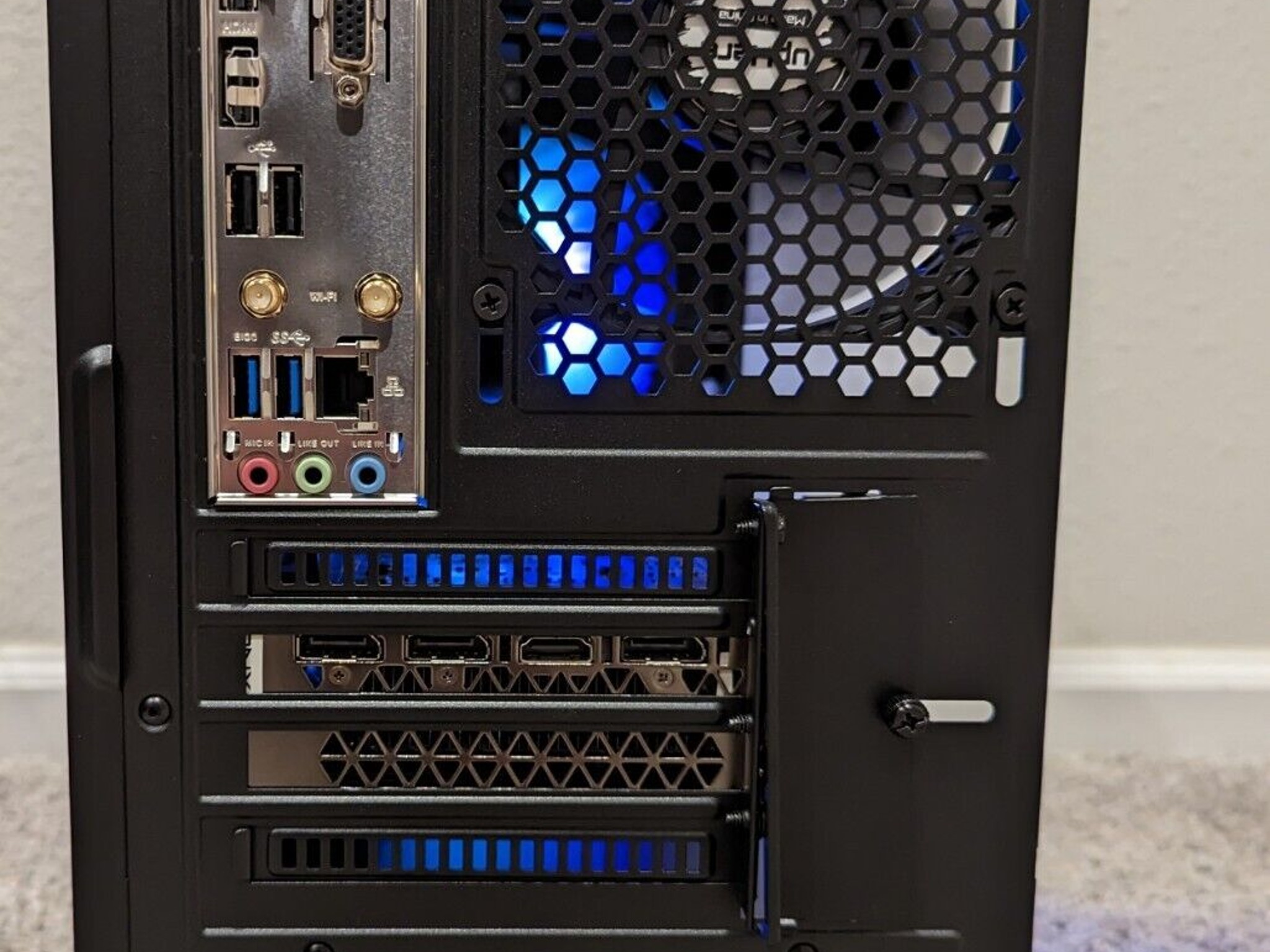 BRAND NEW* Custom Gaming PC, 1080 Ti with Ryzen 7 3700X