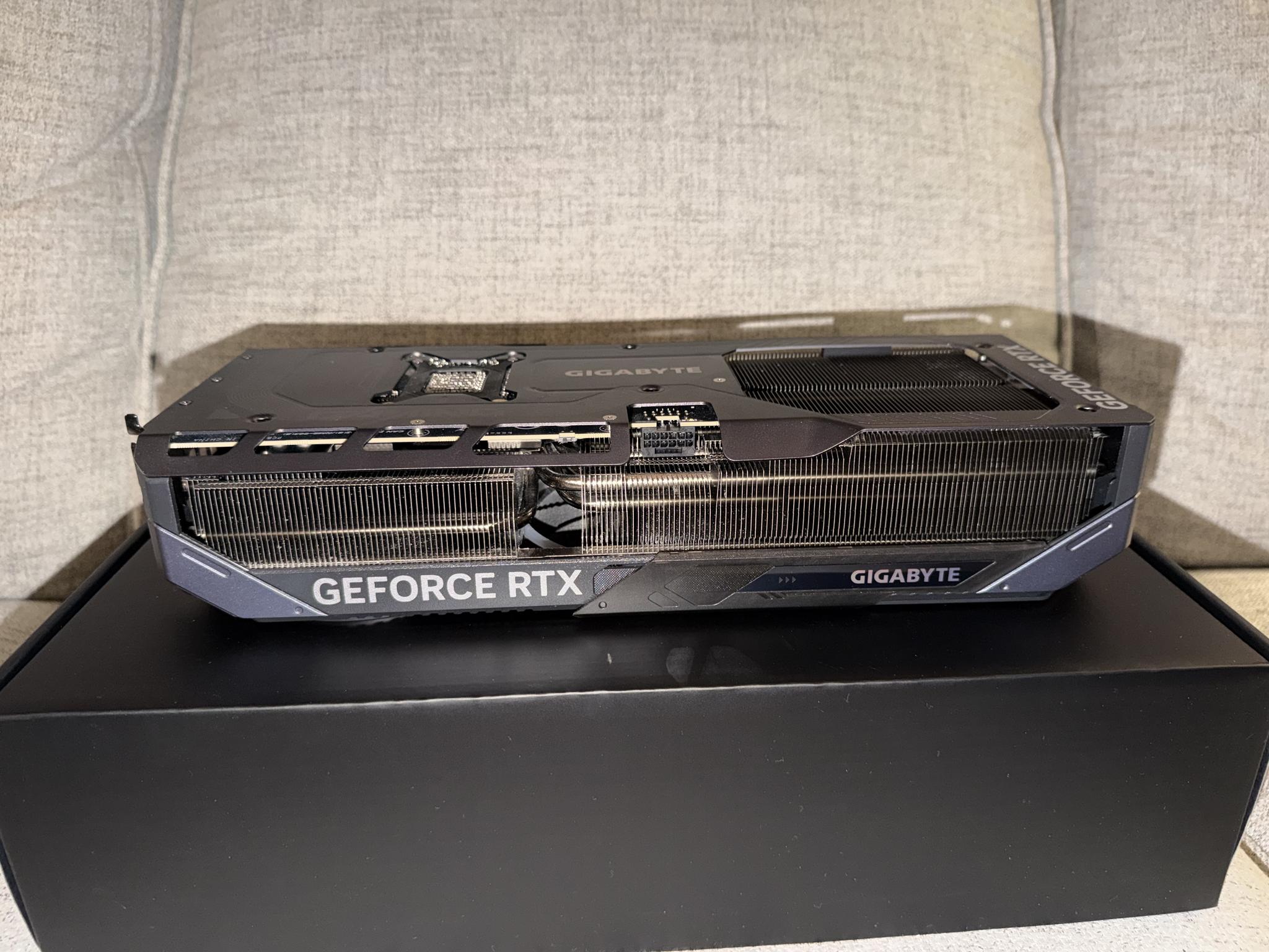 GIGABYTE GeForce RTX 5080 GAMING OC 16G