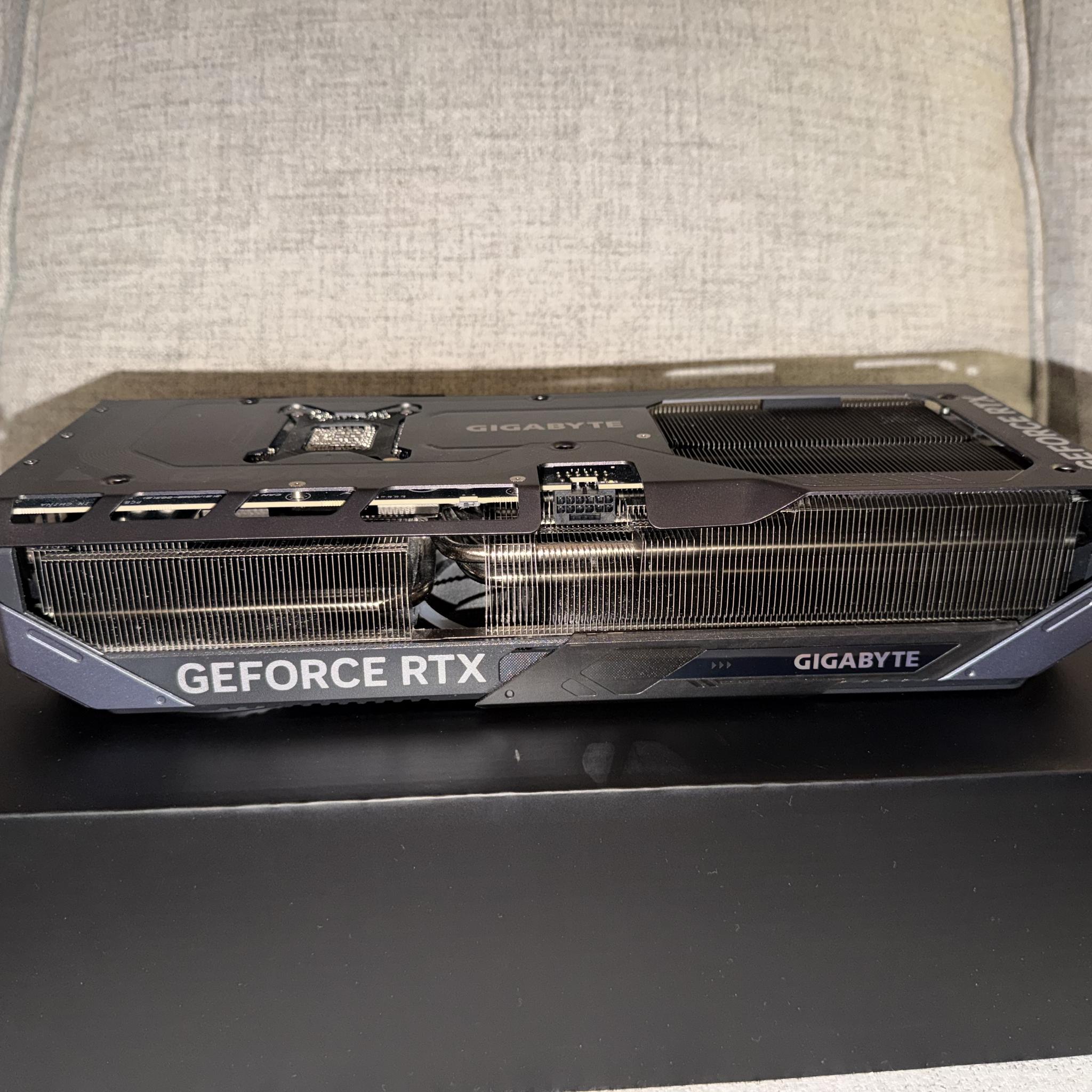 GIGABYTE GeForce RTX 5080 GAMING OC 16G