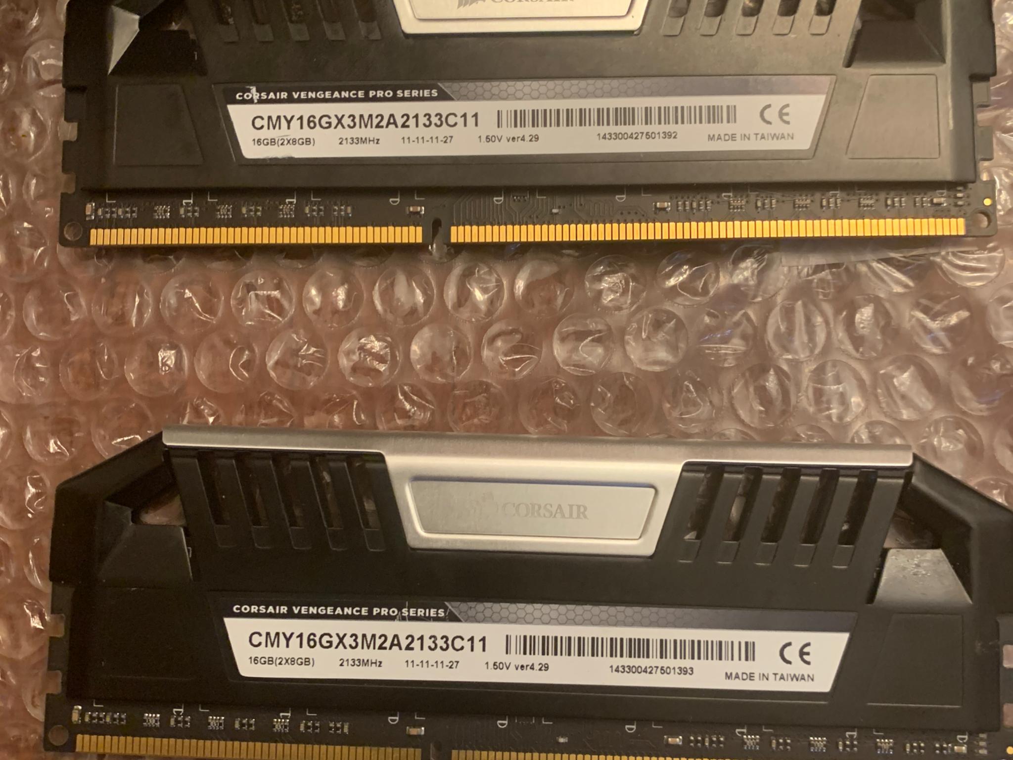 Black Corsair Vengeance LPX 16GB(2x8gb) 3000MHz DDR4 RAM