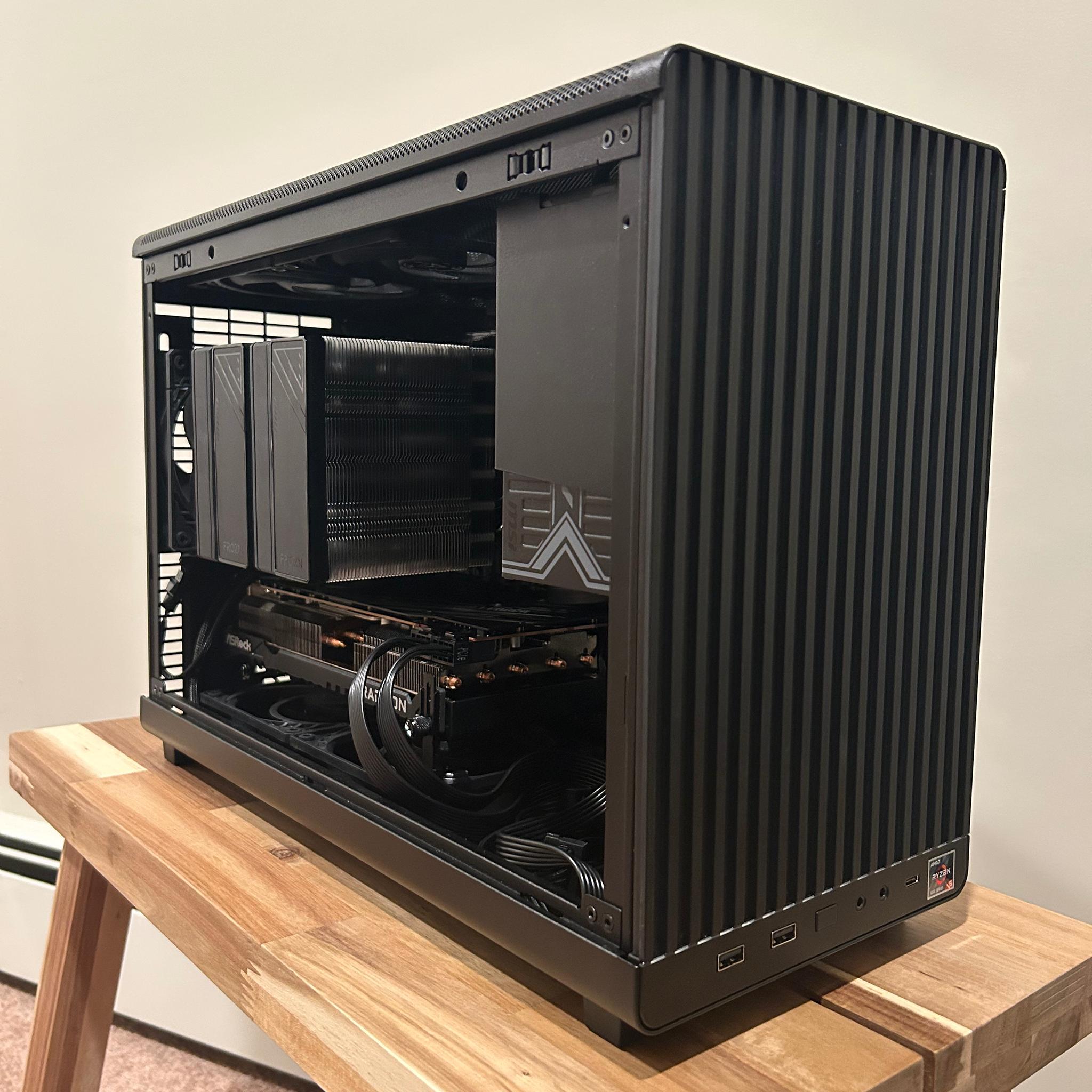 𝙉𝙞𝙣𝙟𝙖 - Small 1440p Silent Monster - 7600X/7800 XT/32 GB DDR5/1 TB SSD/W11 Pro