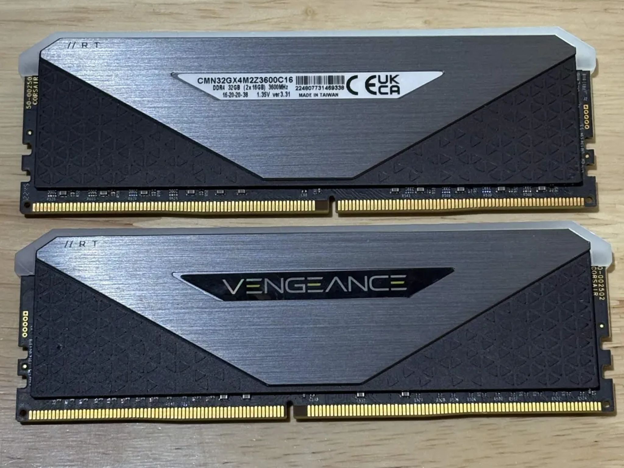 Corsair Vengeance RT 2x16GB 3600MHZ (NM)