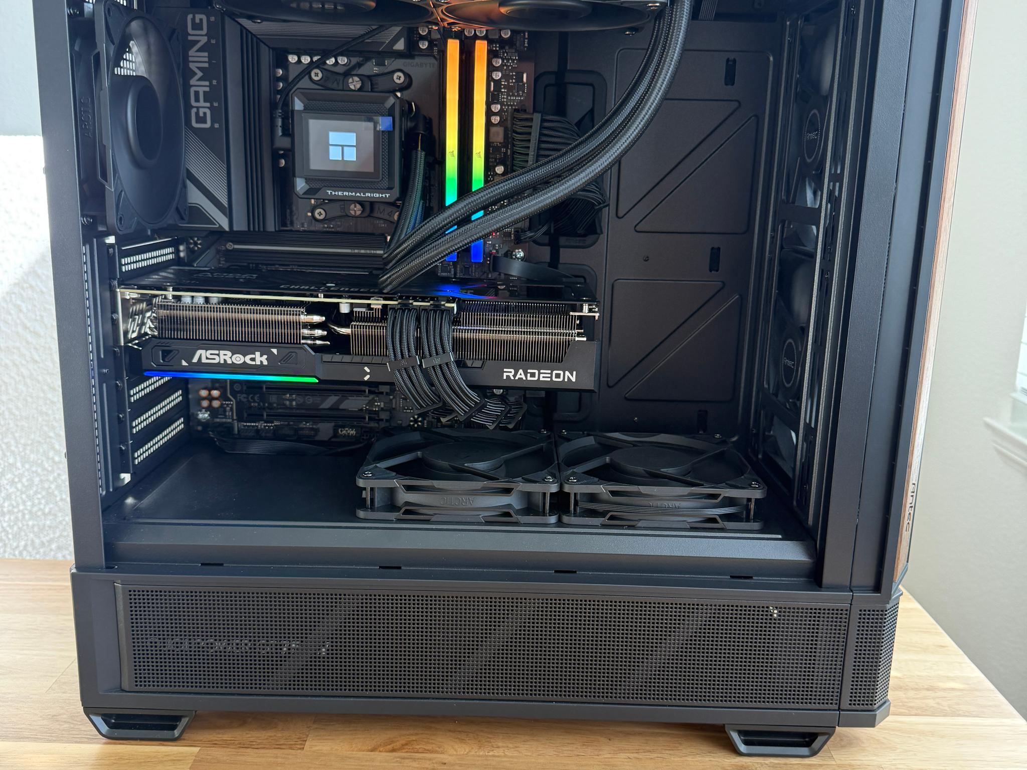 STEALTH 🥷 | 9070 XT | 7700x | 32gb DDR5 | 1tb m.2 | Gaming PC