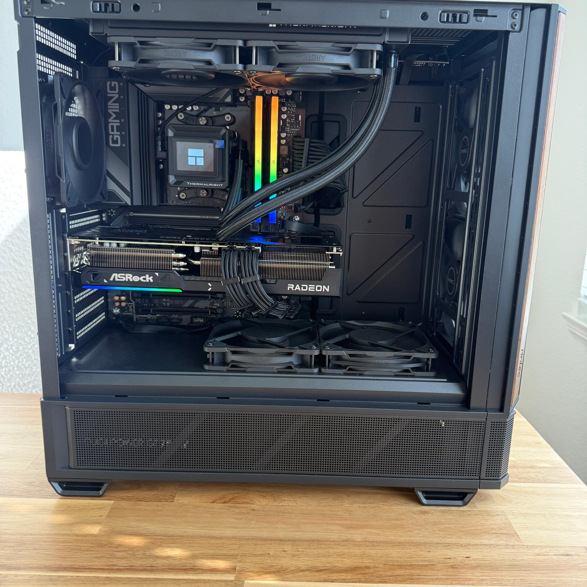 STEALTH 🥷 | 9070 XT | 7700x | 32gb DDR5 | 1tb m.2 | Gaming PC