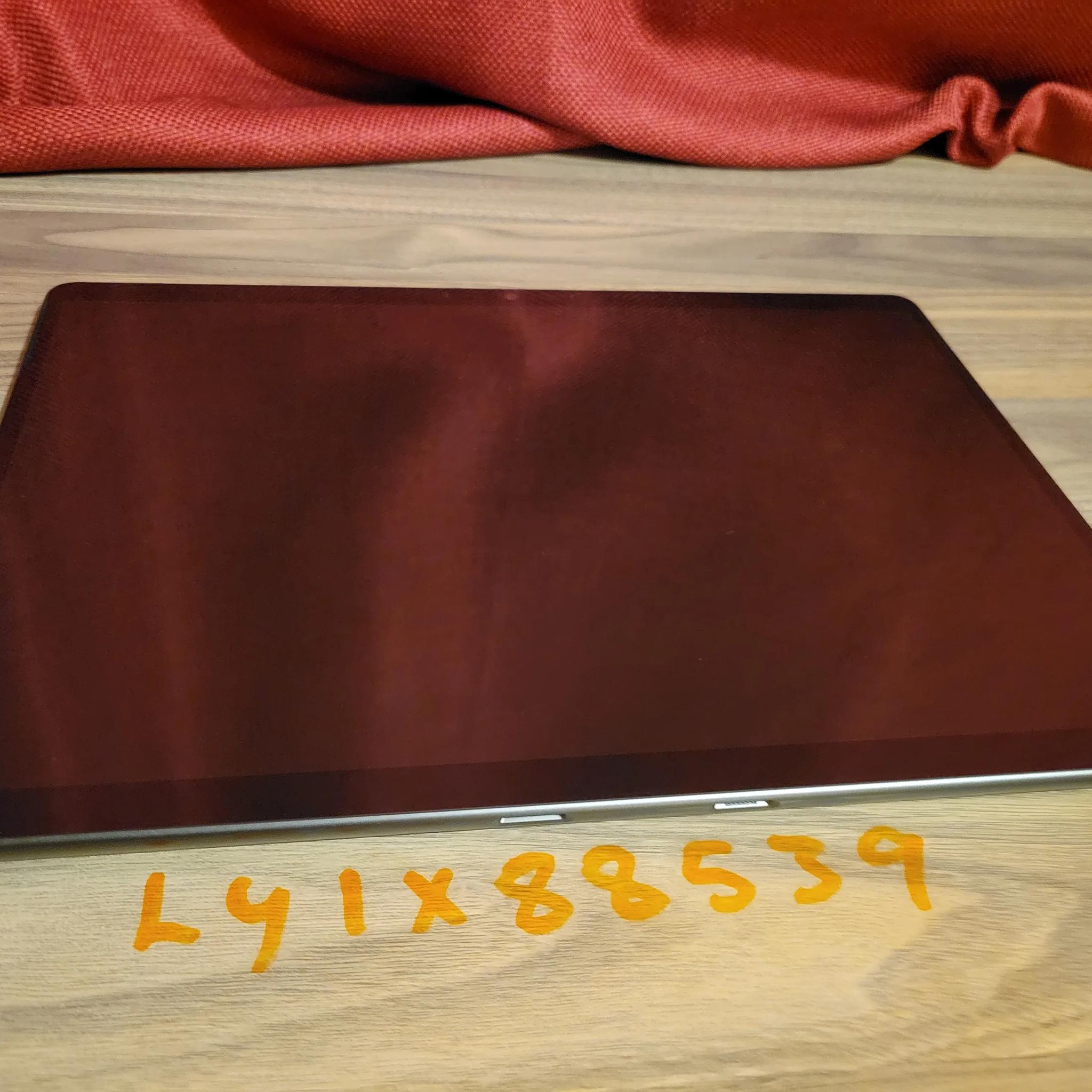 Microsoft Surface Pro 9 - 256gb - intel i5 12th gen. - 13" QLED Touch Screen