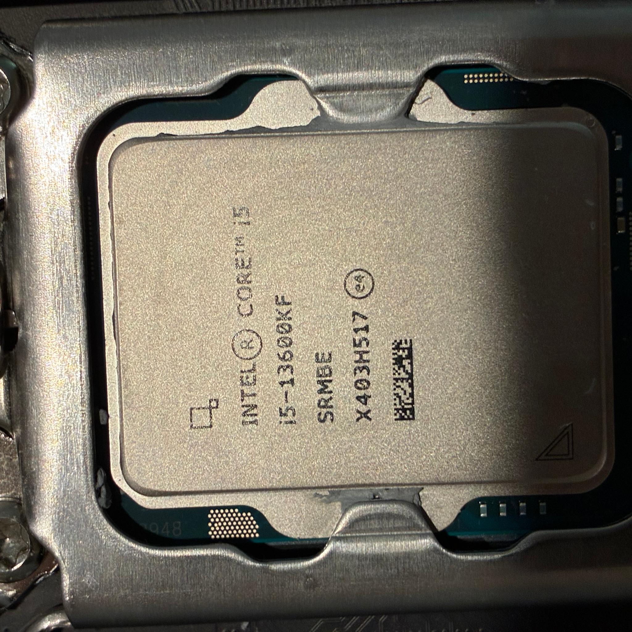 Gigabyte B760M AORUS ELITE AX + Intel I5-13600kf