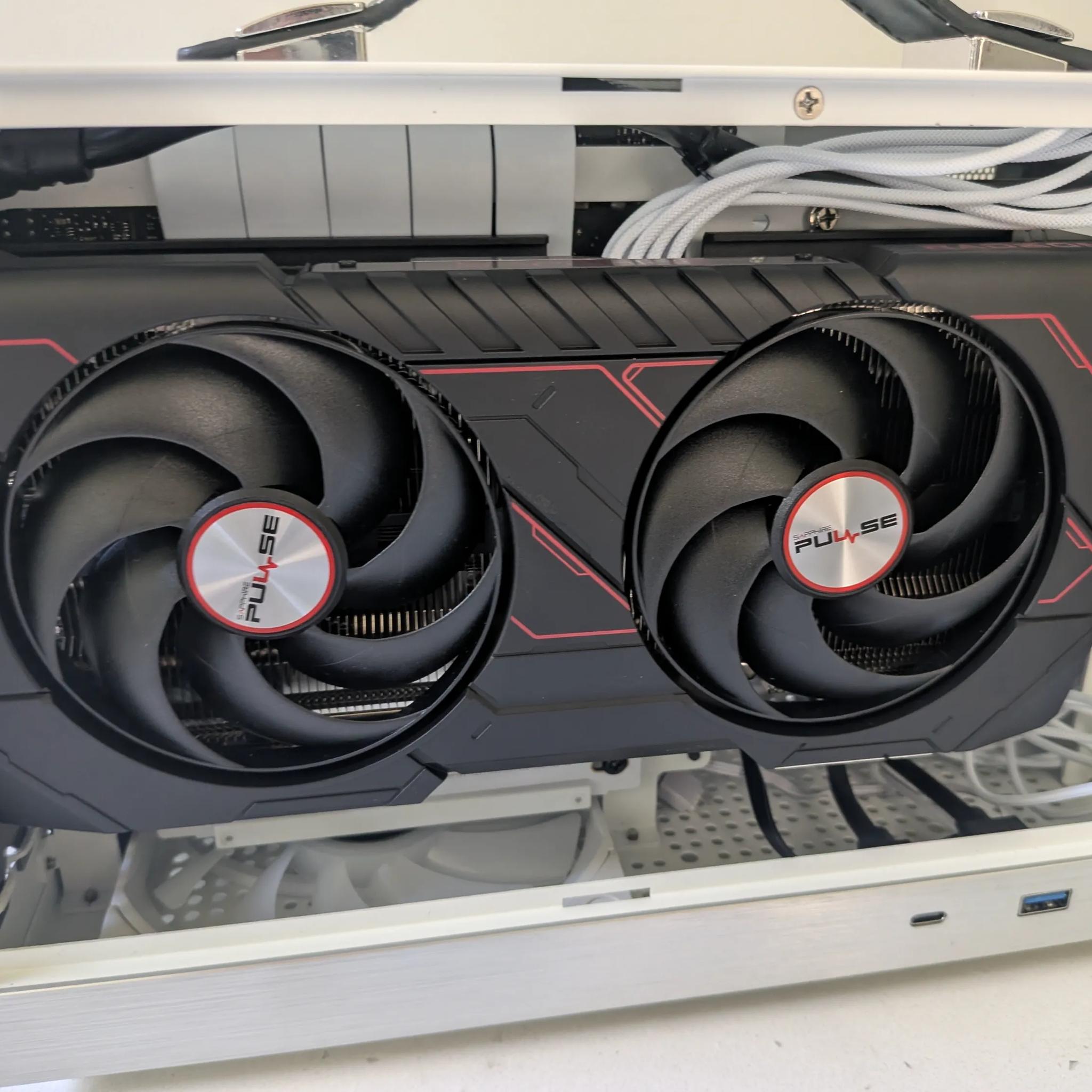 1440p Traveler - RX 9060 XT 16GB, Core i5 13400F, 32 GB DDR5, 2 TB Gen 4 NVME, RGB