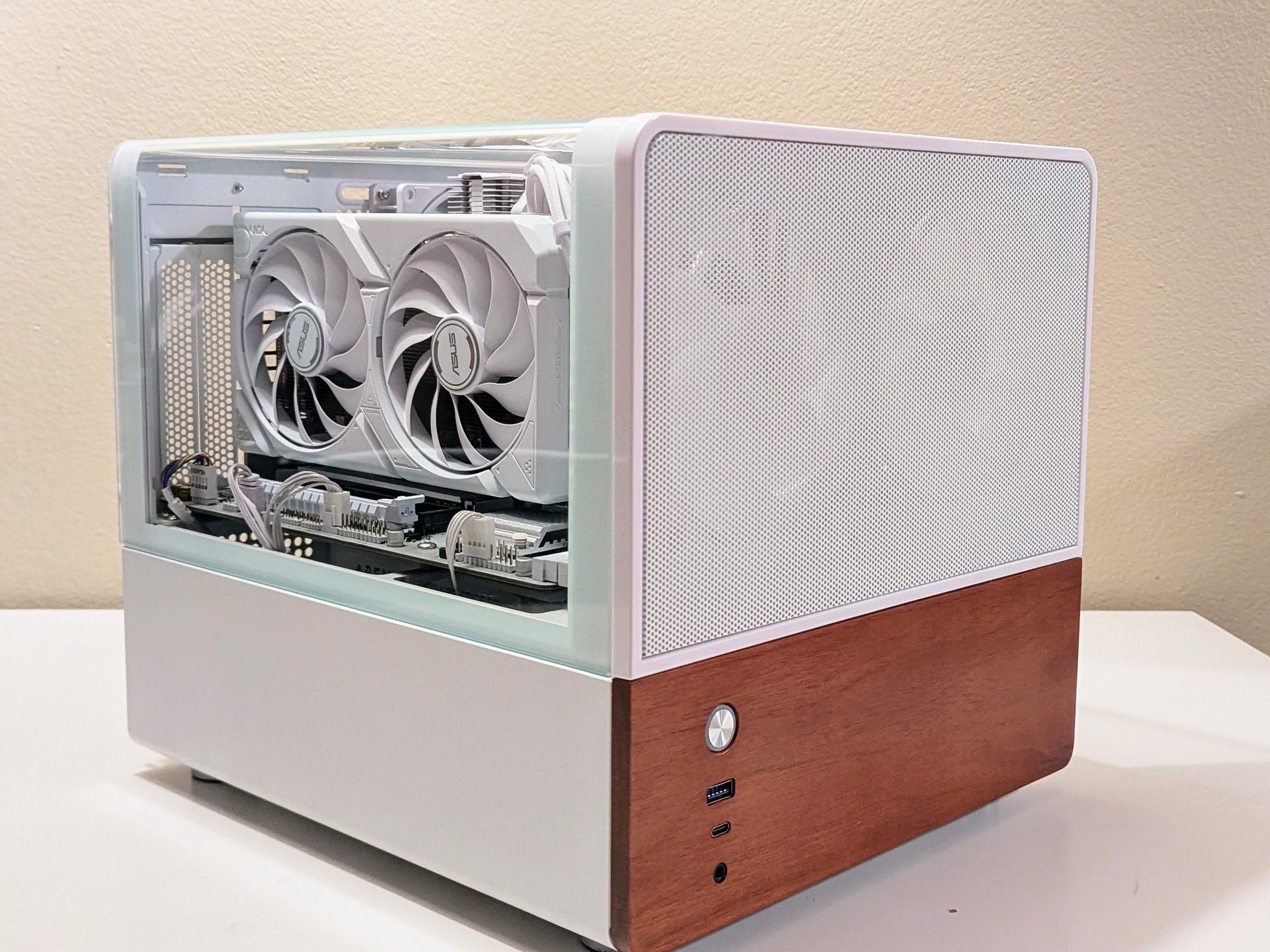 "Arctic Modern" - Minimalist White Build- 9060XT 16GB| Ryzen 7600X| 32GB DDR5| 1TB SSD|