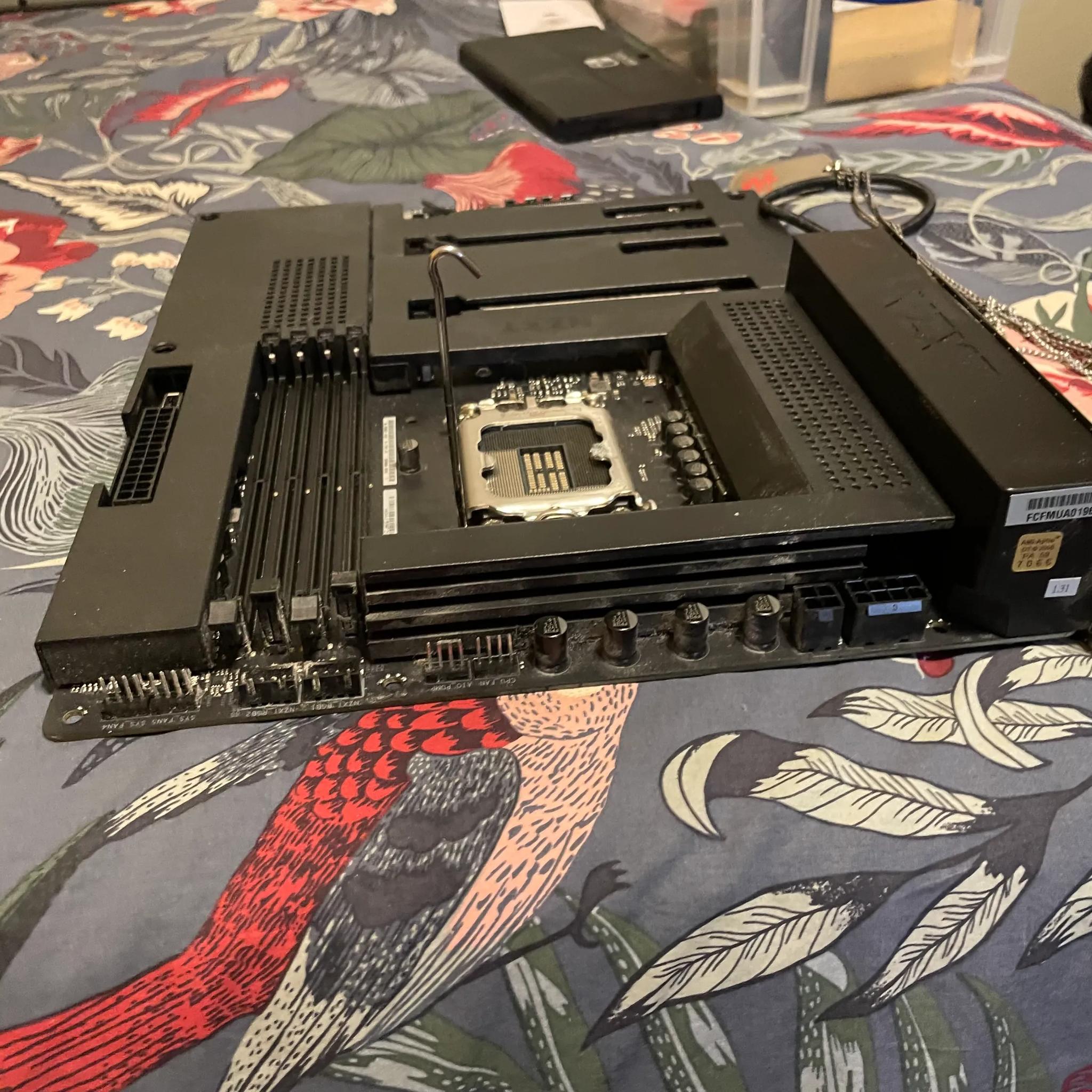 NZXT N7 Z790 Intel Motherboard Black (top PCLe tab is broken off)
