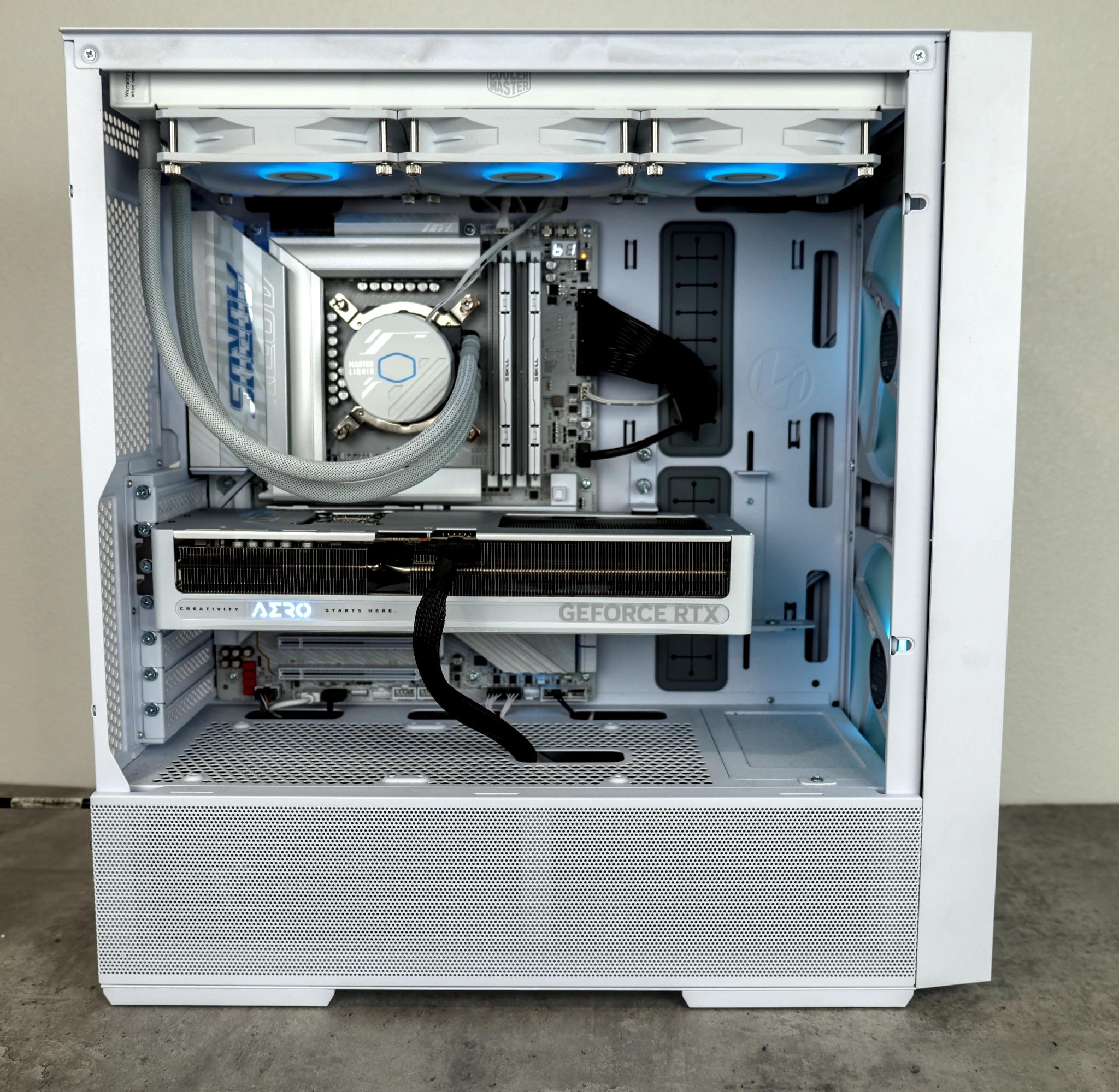 High-End 1440p / 4K Gaming PC – RTX 5070 + Intel Core Ultra 9 – White Aesthetic Build