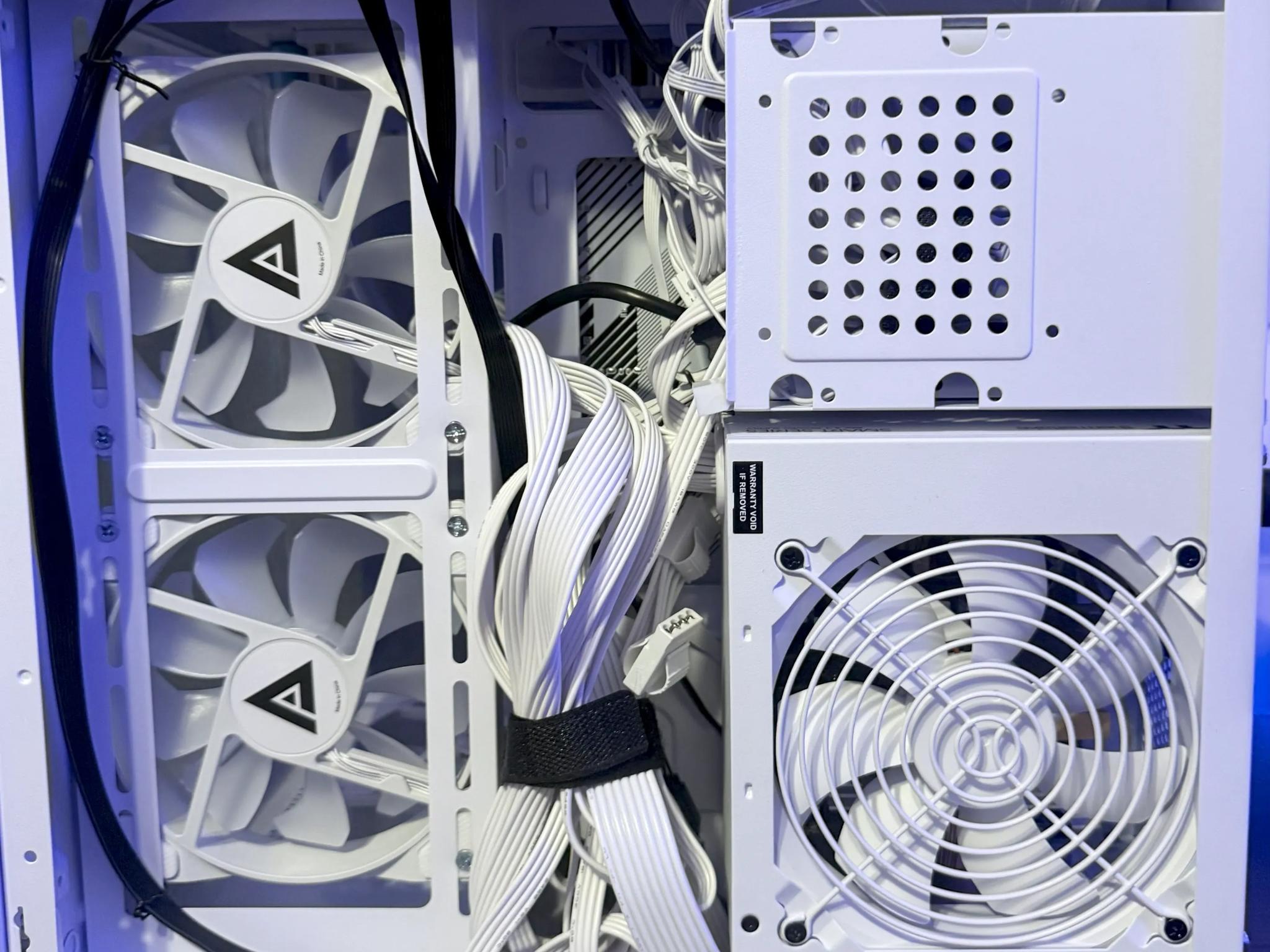SNOW STORM 2.0 | All-White RGB Gaming PC | RTX 4060 | Intel i7-12700KF | 32GB DDR5