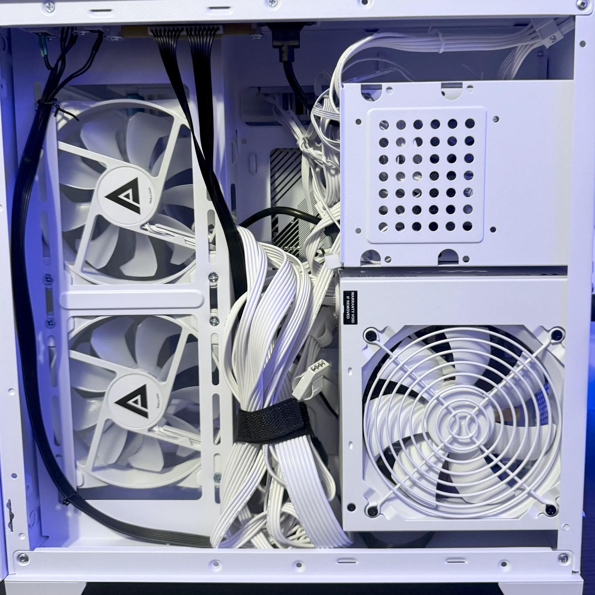 SNOW STORM 2.0 | All-White RGB Gaming PC | RTX 4060 | Intel i7-12700KF | 32GB DDR5