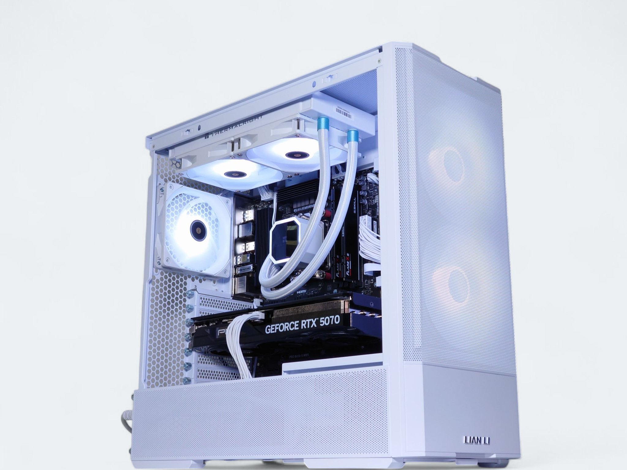 🌬️🐻‍❄️Nvidia RTX 5070 12GB❄️AMD Ryzen 7 7700❄️32GB DDR5❄️1TB NVME