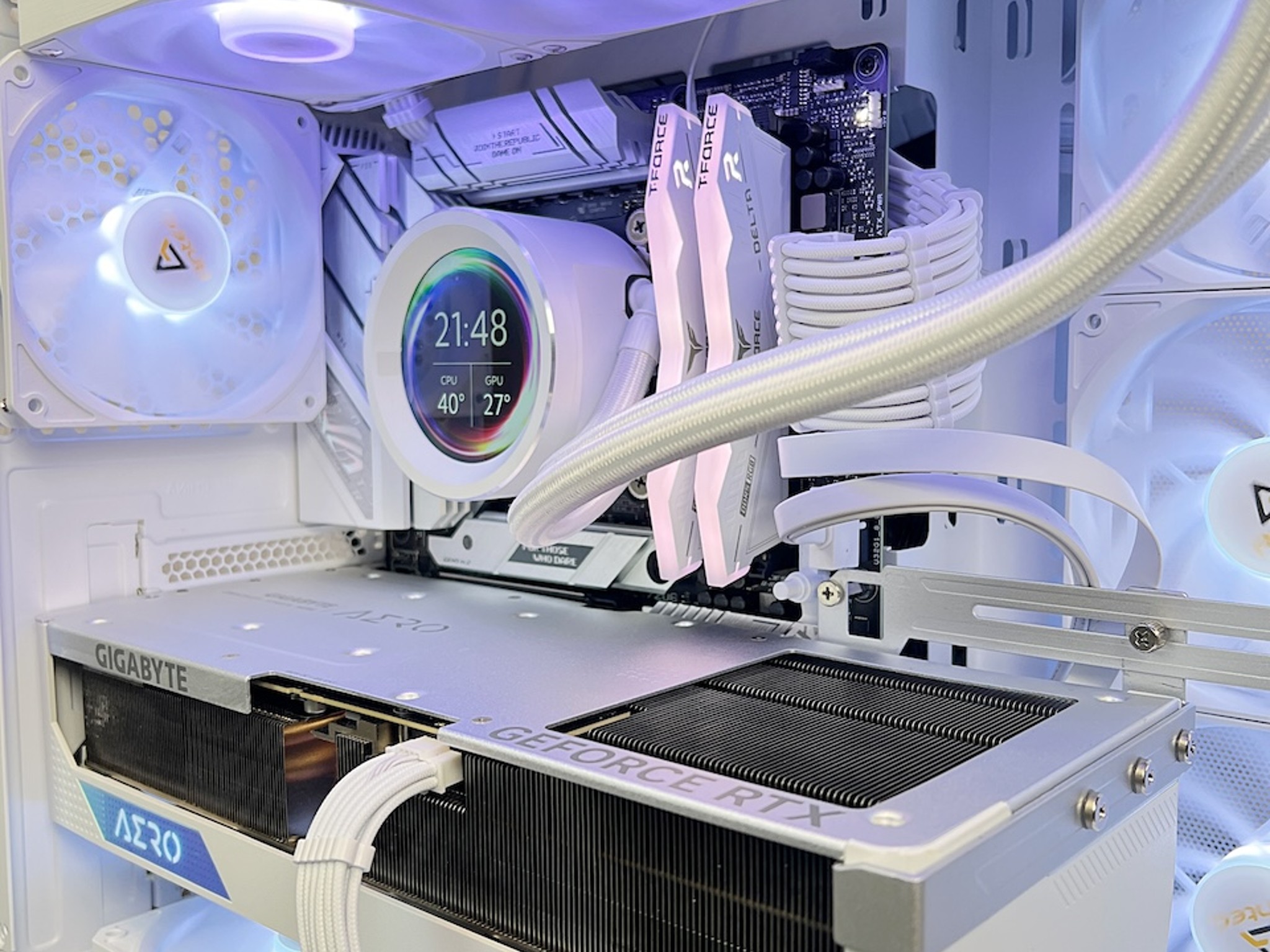 RTX 4080 Super Aero Ryzen 7 7800X3D 32GB DDR5 RAM 2TB M.2 Gaming PC