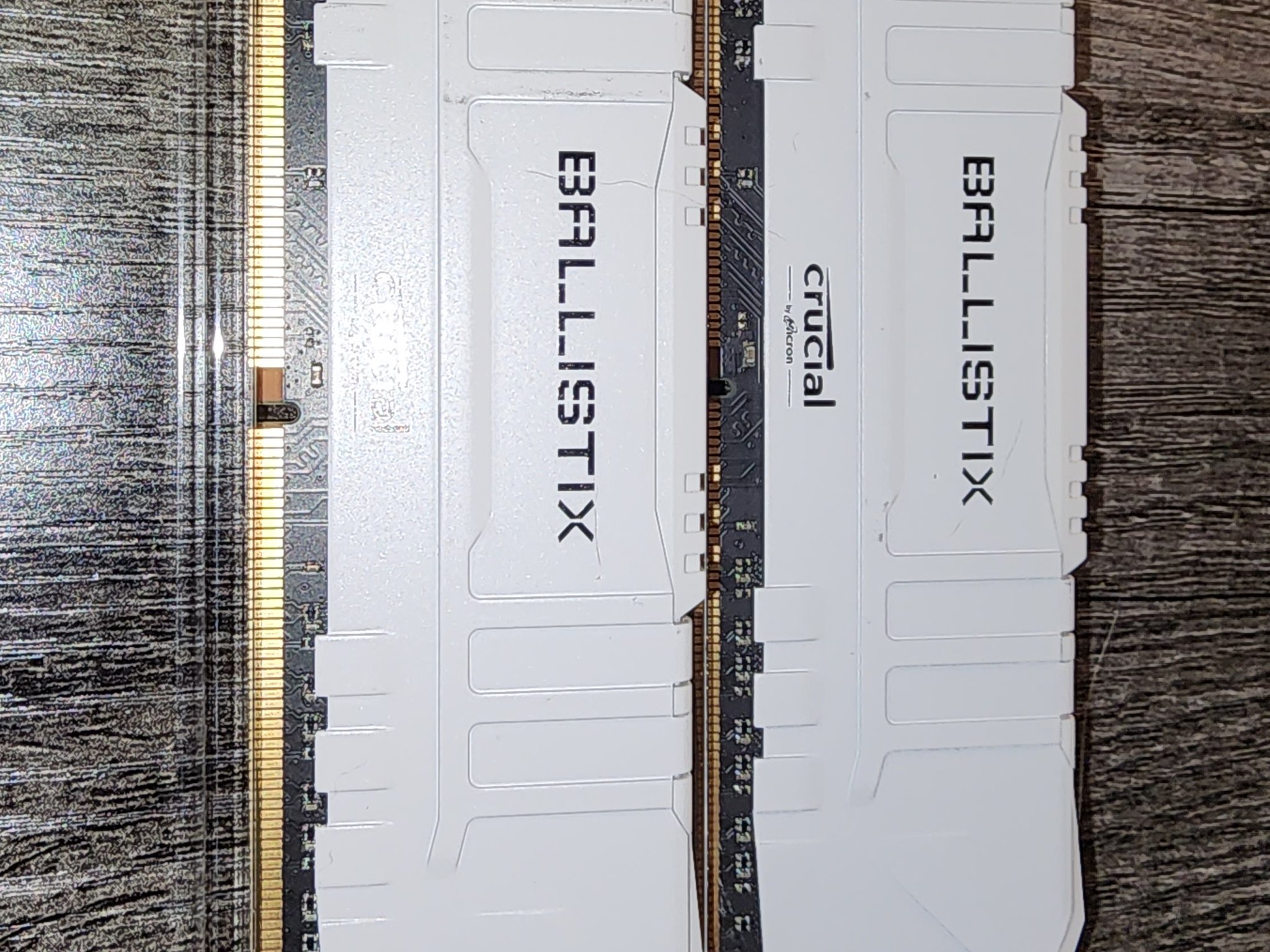 Crucial Ballistix 16 GB (2 x 8 GB) DDR4-3200 - White