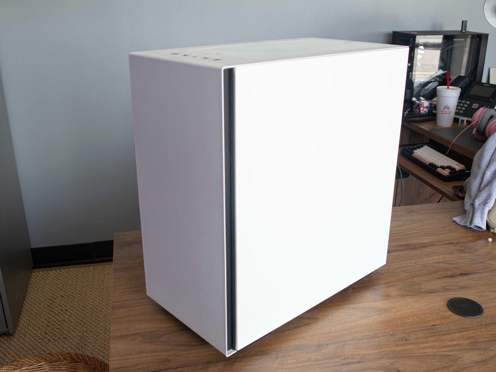 Ryzen 5 4500 / RX 6600XT Mid Range PC Build