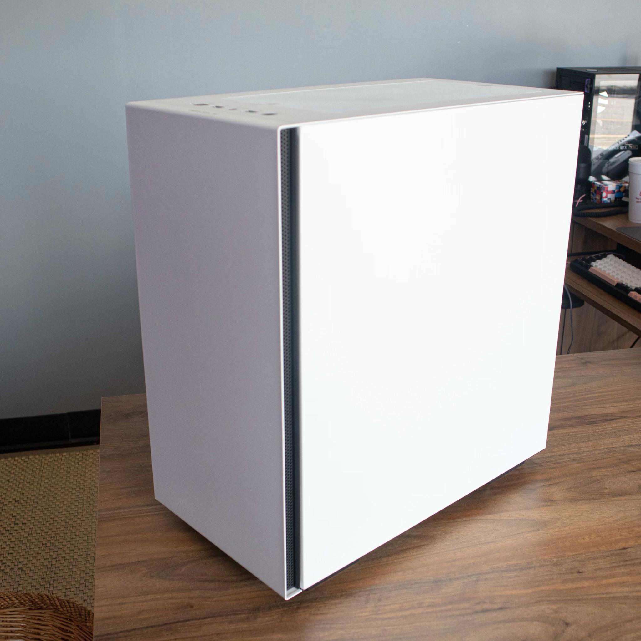 Ryzen 5 4500 / RX 6600XT Mid Range PC Build
