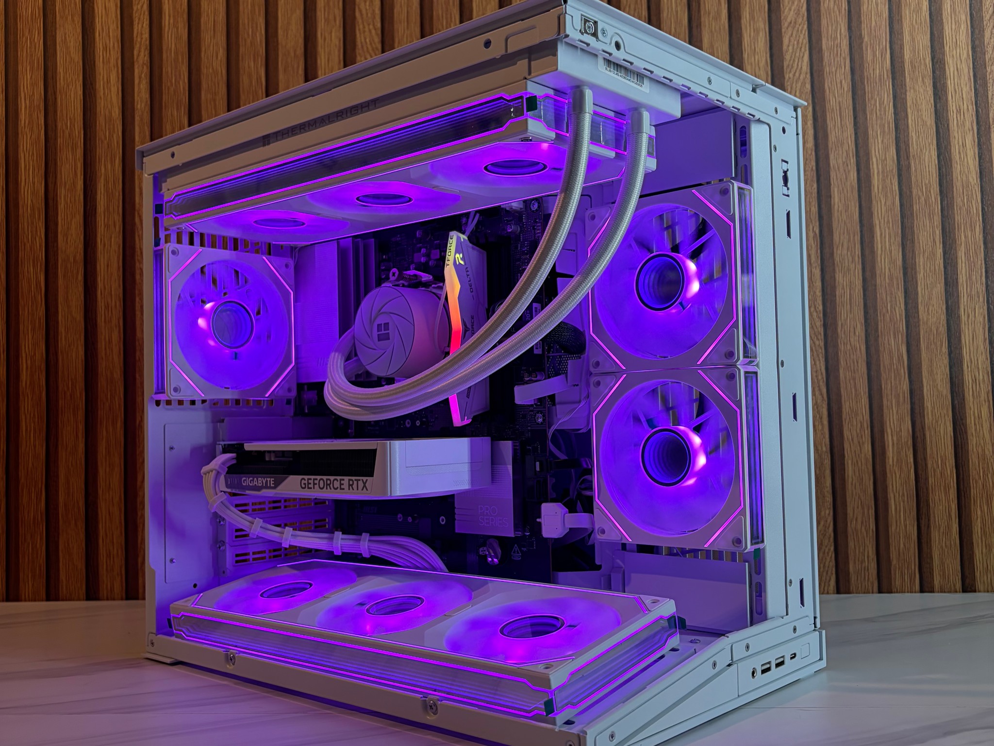 RTX 5060 | RYZEN 5 9600X | 16GB DDR5 | 2TB SSD| 360MM AIO