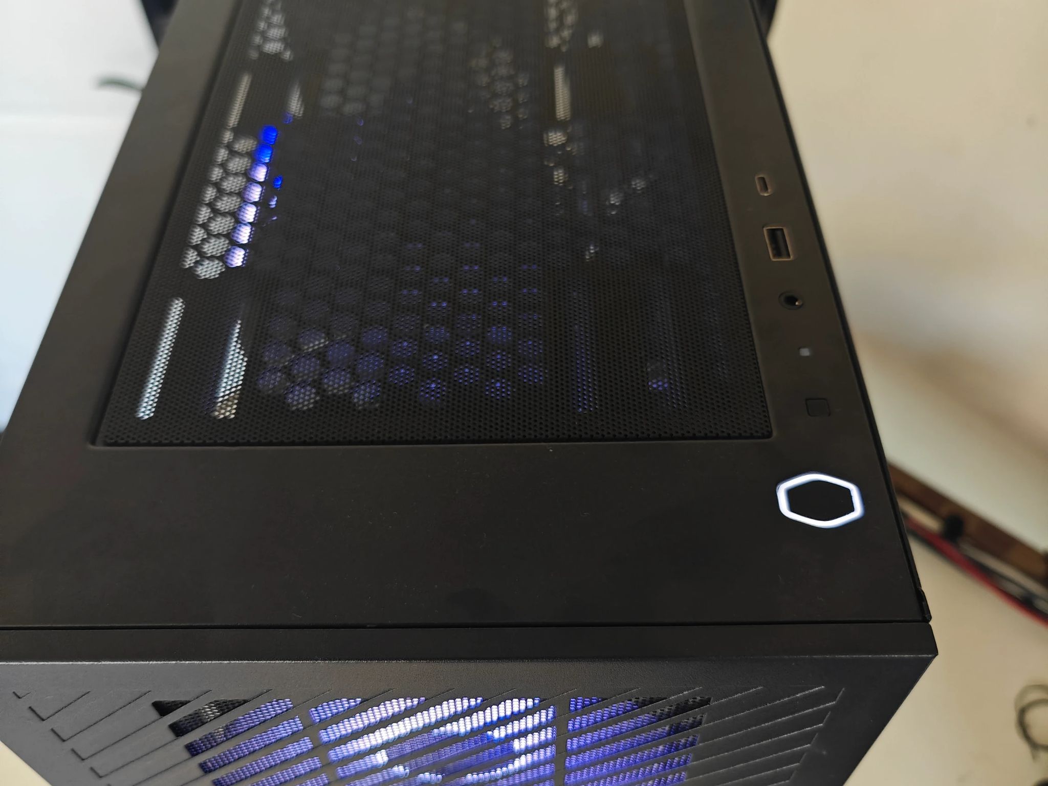 🩻📓 Solid and Chonky | Ryzen 5600X | Radeon RX6700XT | 2TB NVMe SSD | 32 GB DDR4