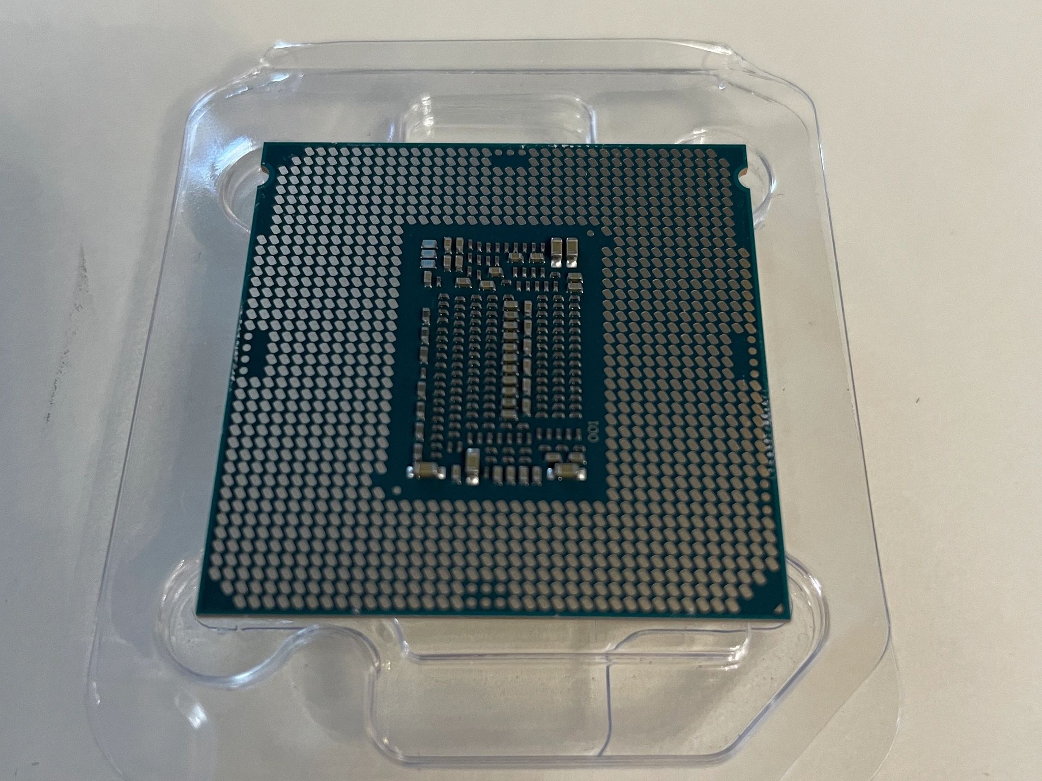 Intel Core i7-8700K 3.7 GHz 6-Core Processor