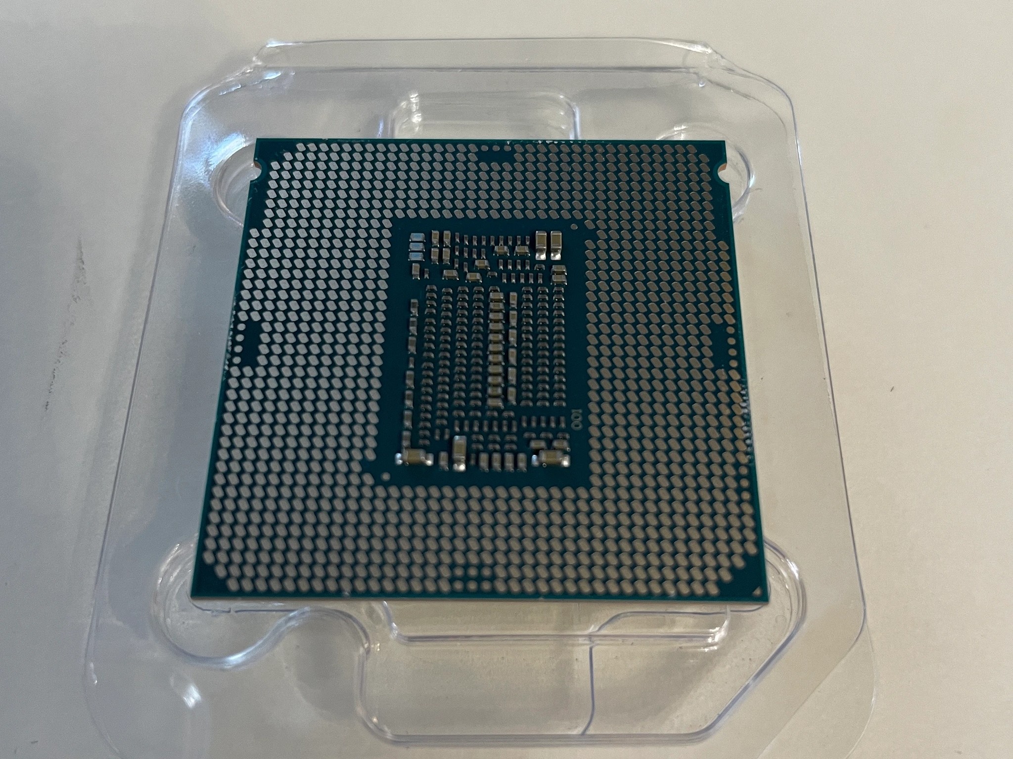 Intel Core i7-8700K 3.7 GHz 6-Core Processor