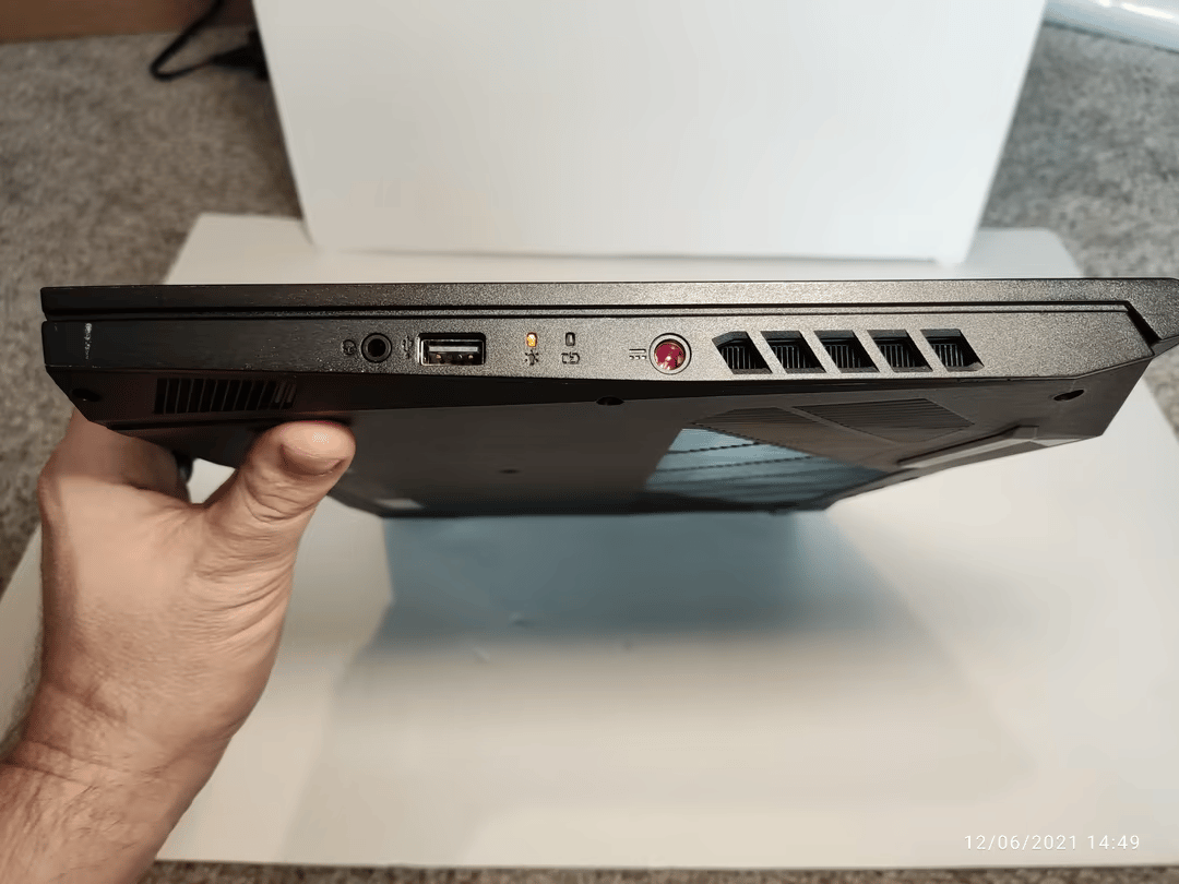 Acer Nitro 5 15.6" 1080p, Ryzen 5 3550H, RX560X GPU, 16gb Ram, 256GB + 500GB SSD Storage Laptop