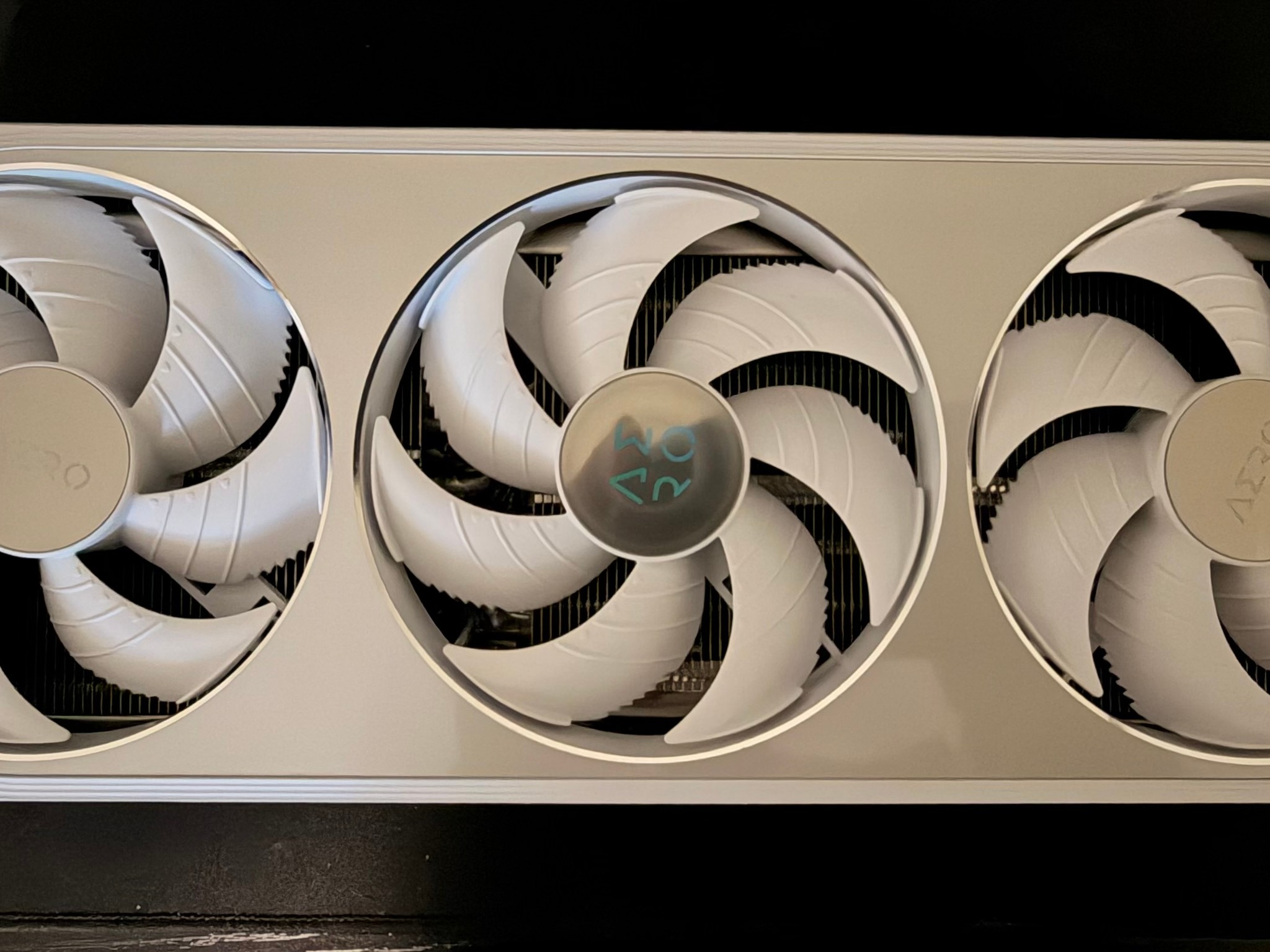 GIGABYTE GeForce RTX 5070 AERO OC 12G