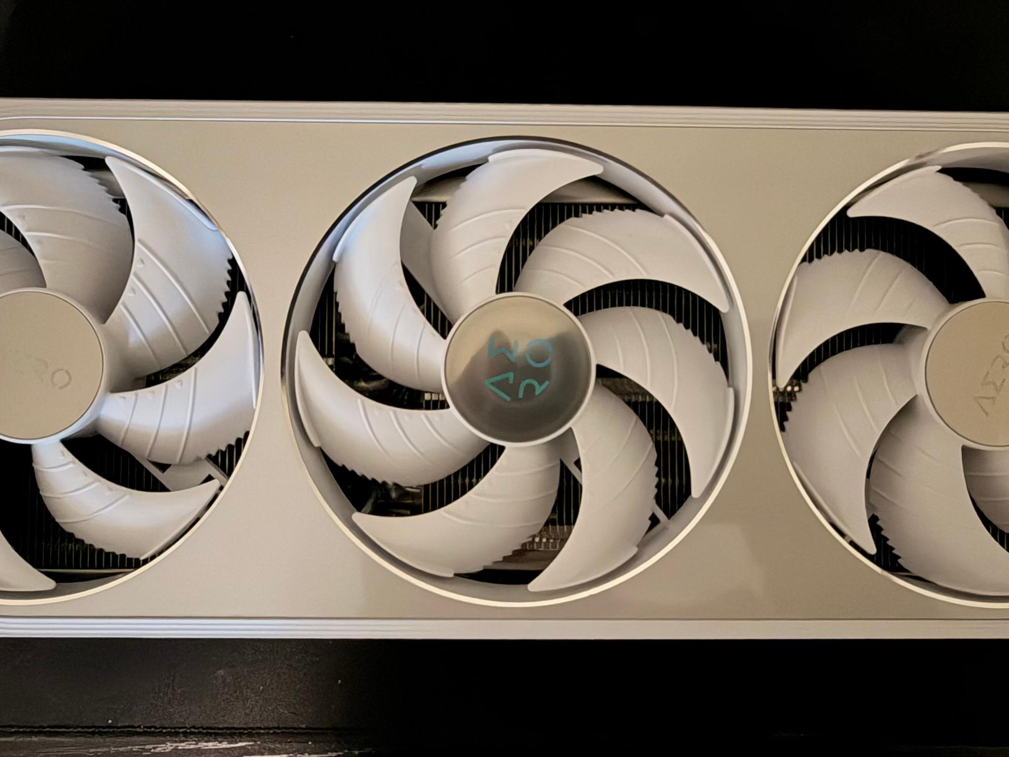 GIGABYTE GeForce RTX 5070 AERO OC 12G - Image 4