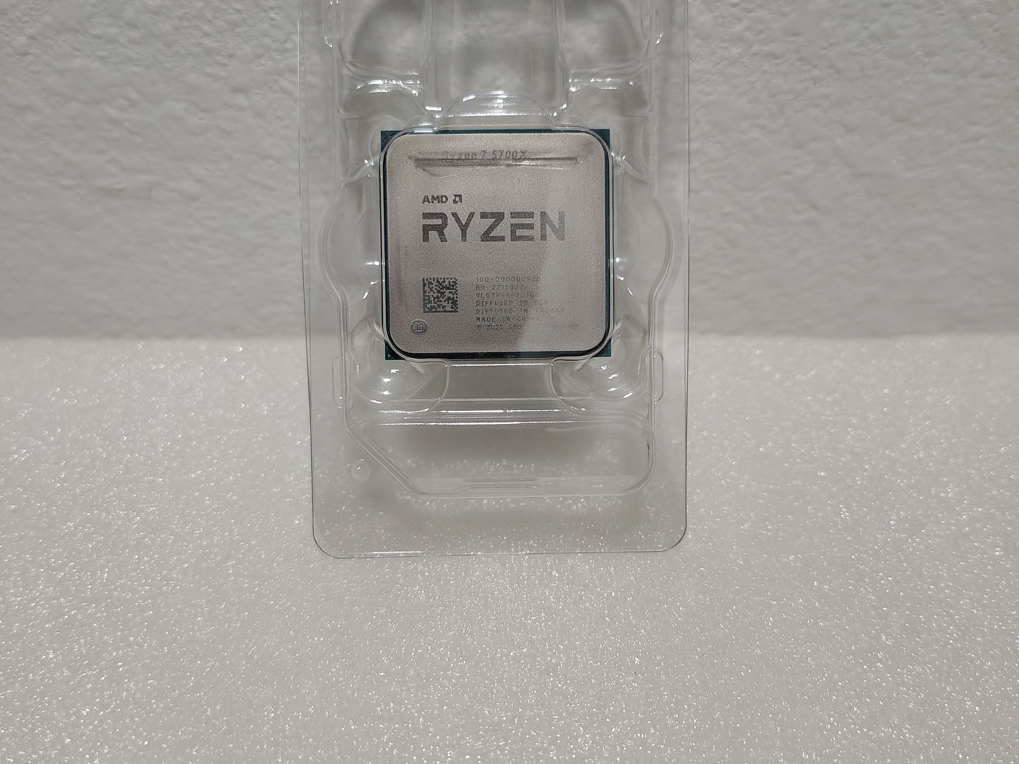 Ryzen 7 5700X - AMD