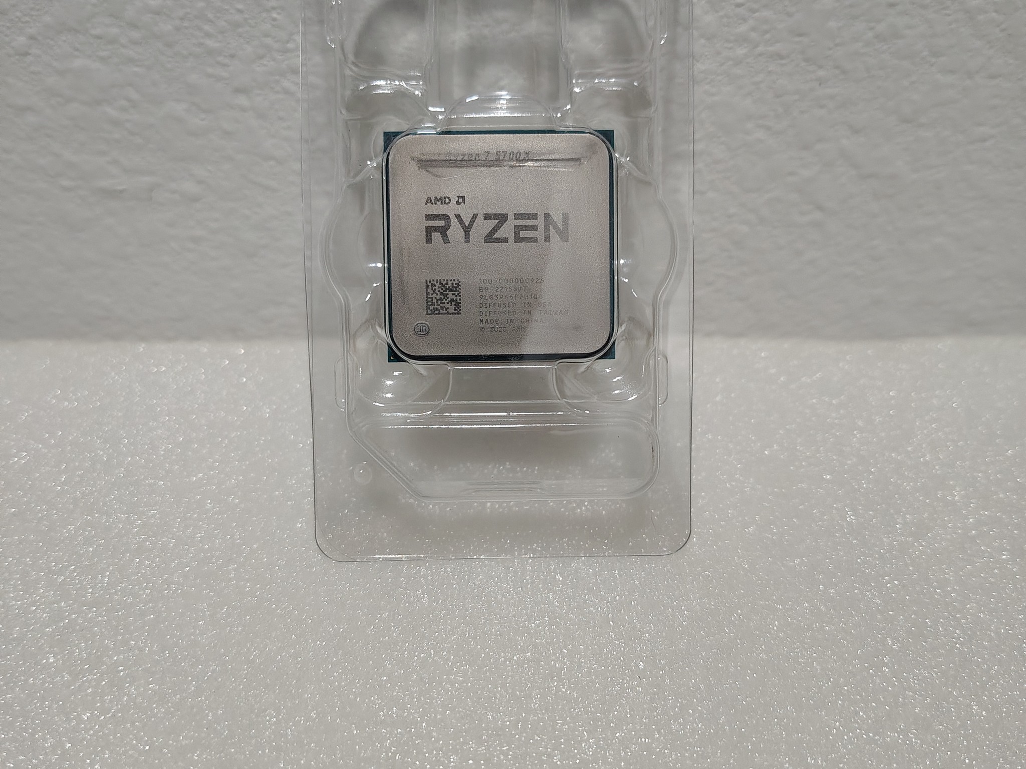 Ryzen 7 5700X - AMD