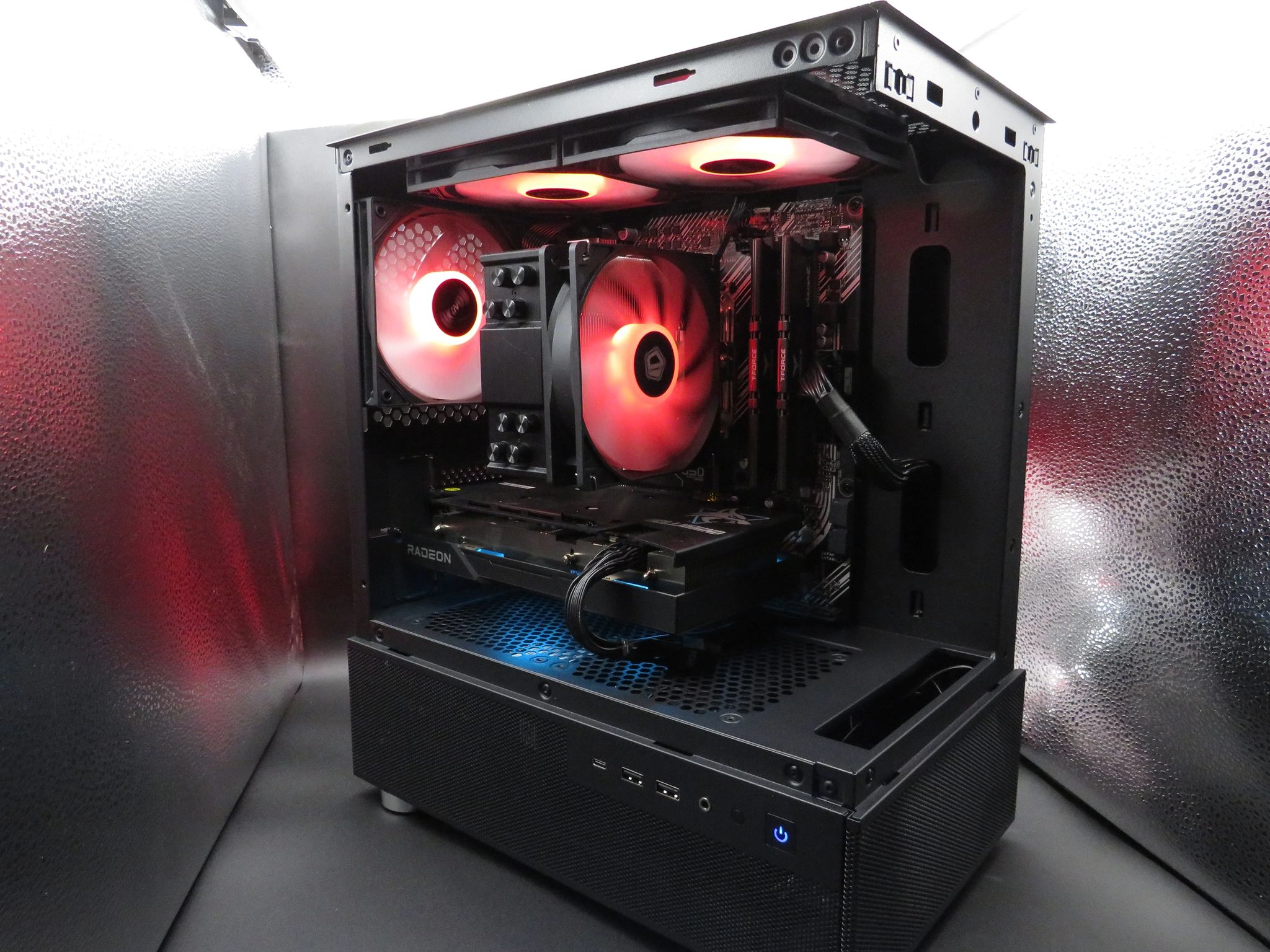 R5 5600 + Power Color Hellhound RX6600 (8GB VRAM) 1TB NVME Gen 4 Entry Level 1440 gaming