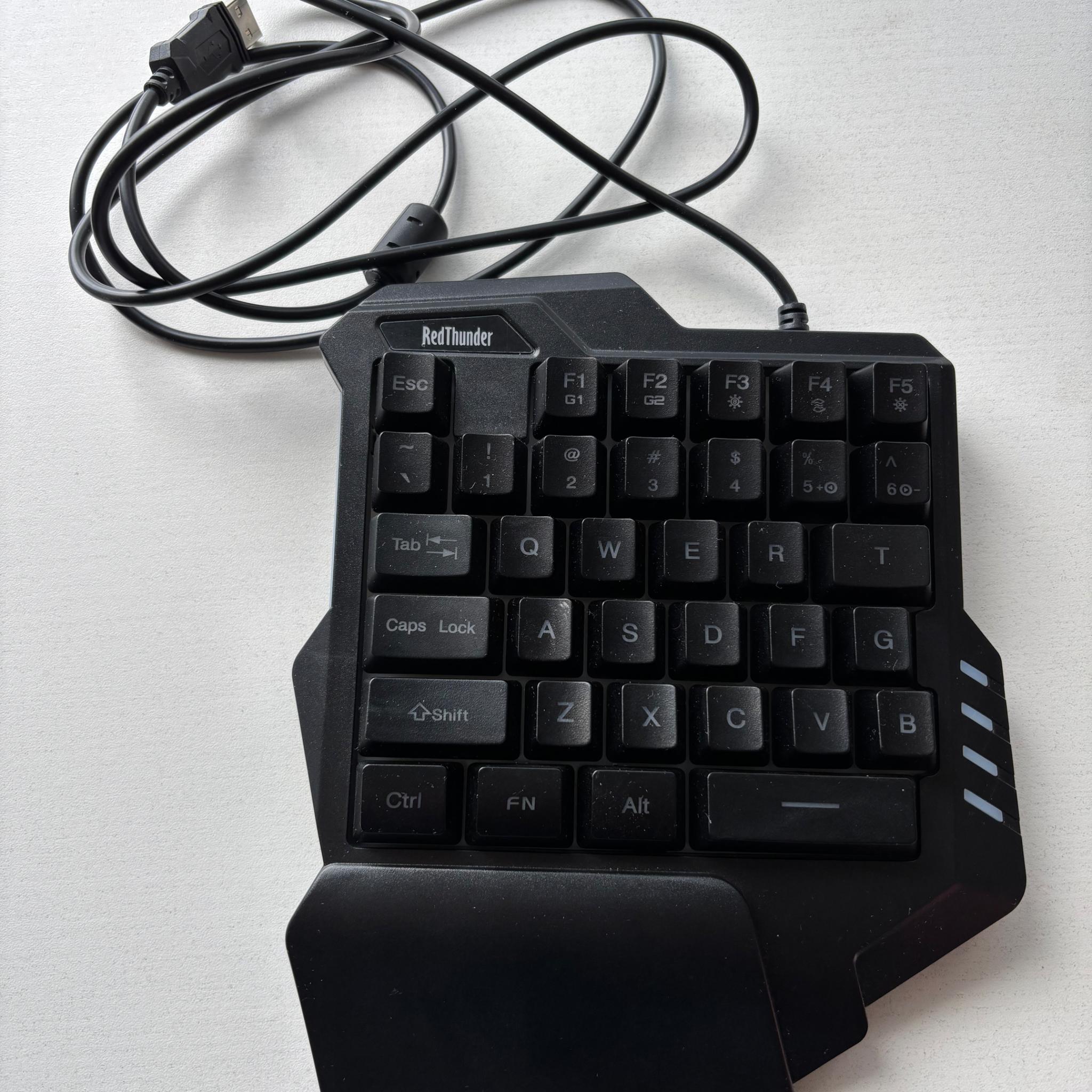 Corsair Void RGB Elite Wireless Headset + free Gaming one-handed keyboard