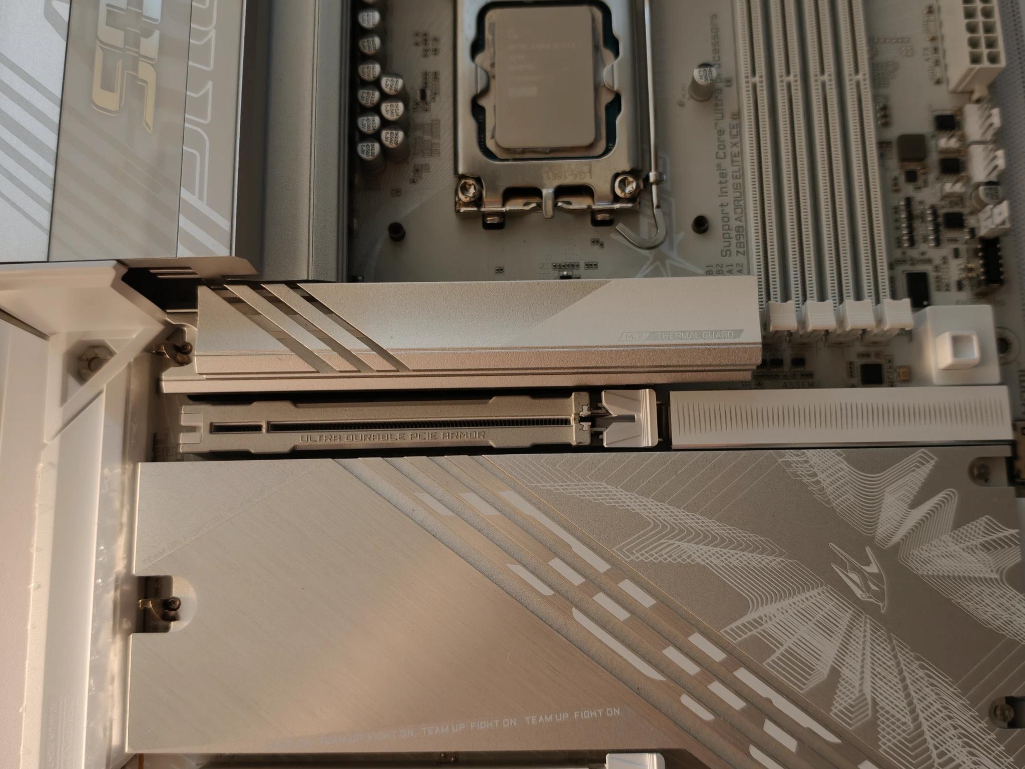Mobo Combo Intel 265k+ Aorus Z890 Pro ice.
