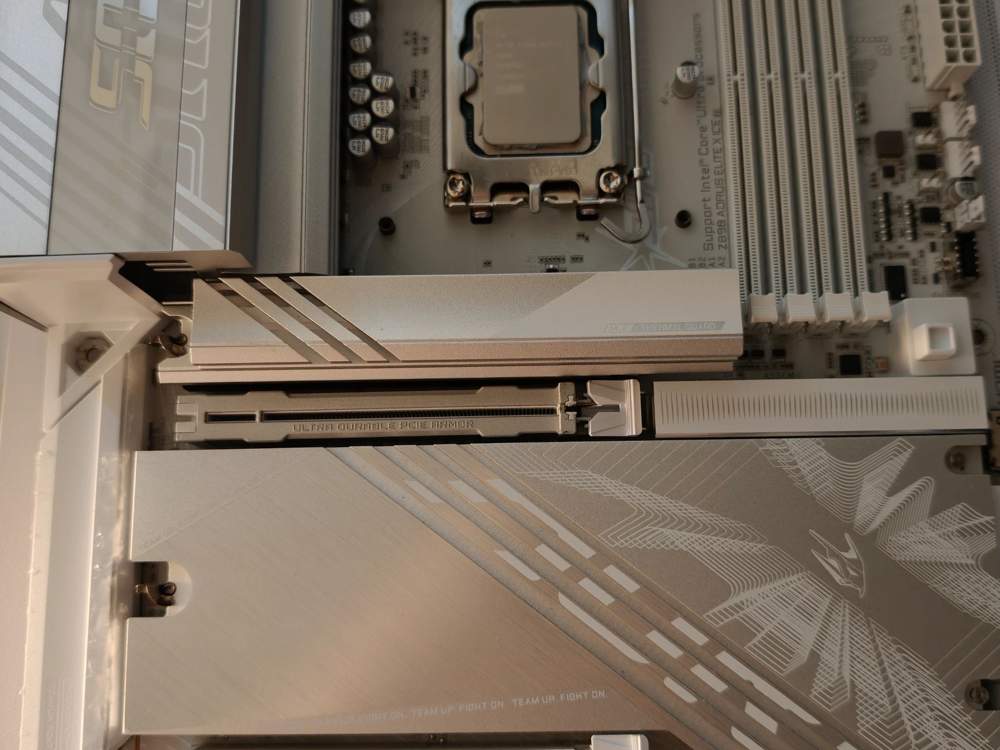 Mobo Combo Intel 265k+ Aorus Z890 Pro ice.
