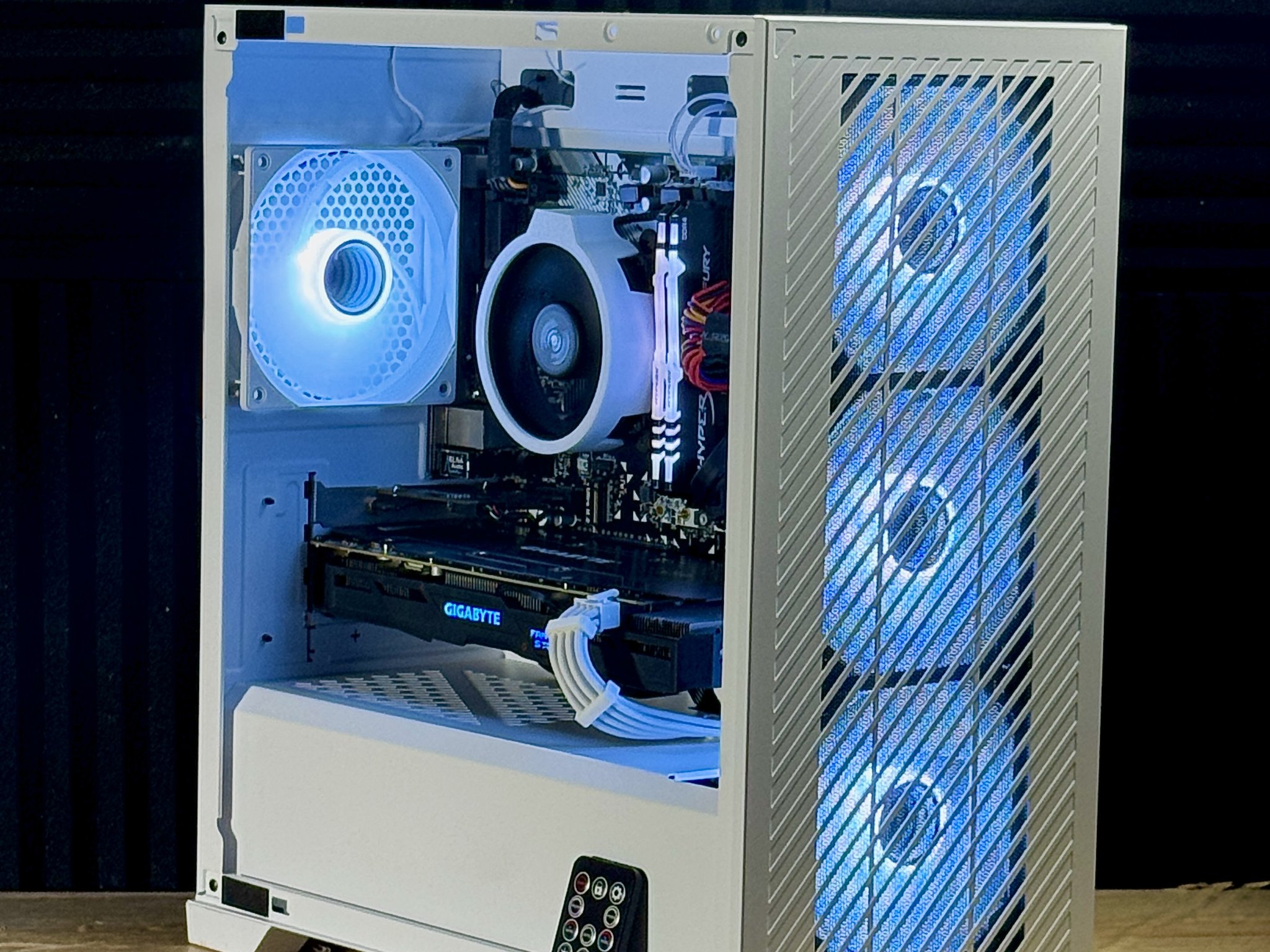 🔥⚪️ Starter Gaming PC | GTX 1060 6GB | Ryzen 3 2300X | 16GB DDR4 | 500GB SATA SSD | WIFI + BT