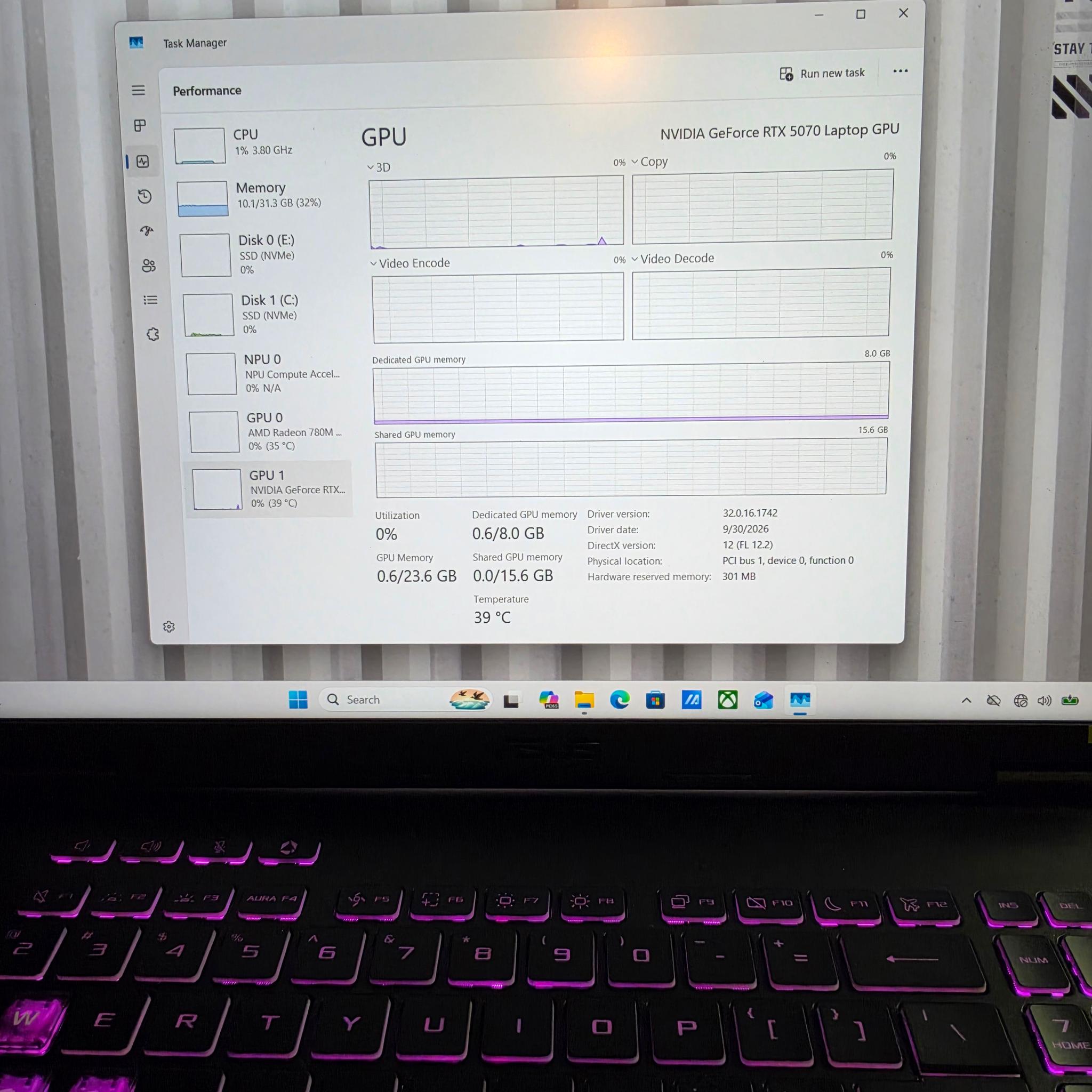 ASUS - TUF Gaming A16 16" 165Hz - AMD Ryzen 9 270 - 32GB RAM - NVIDIA GeForce RTX 5070  2TB SSD