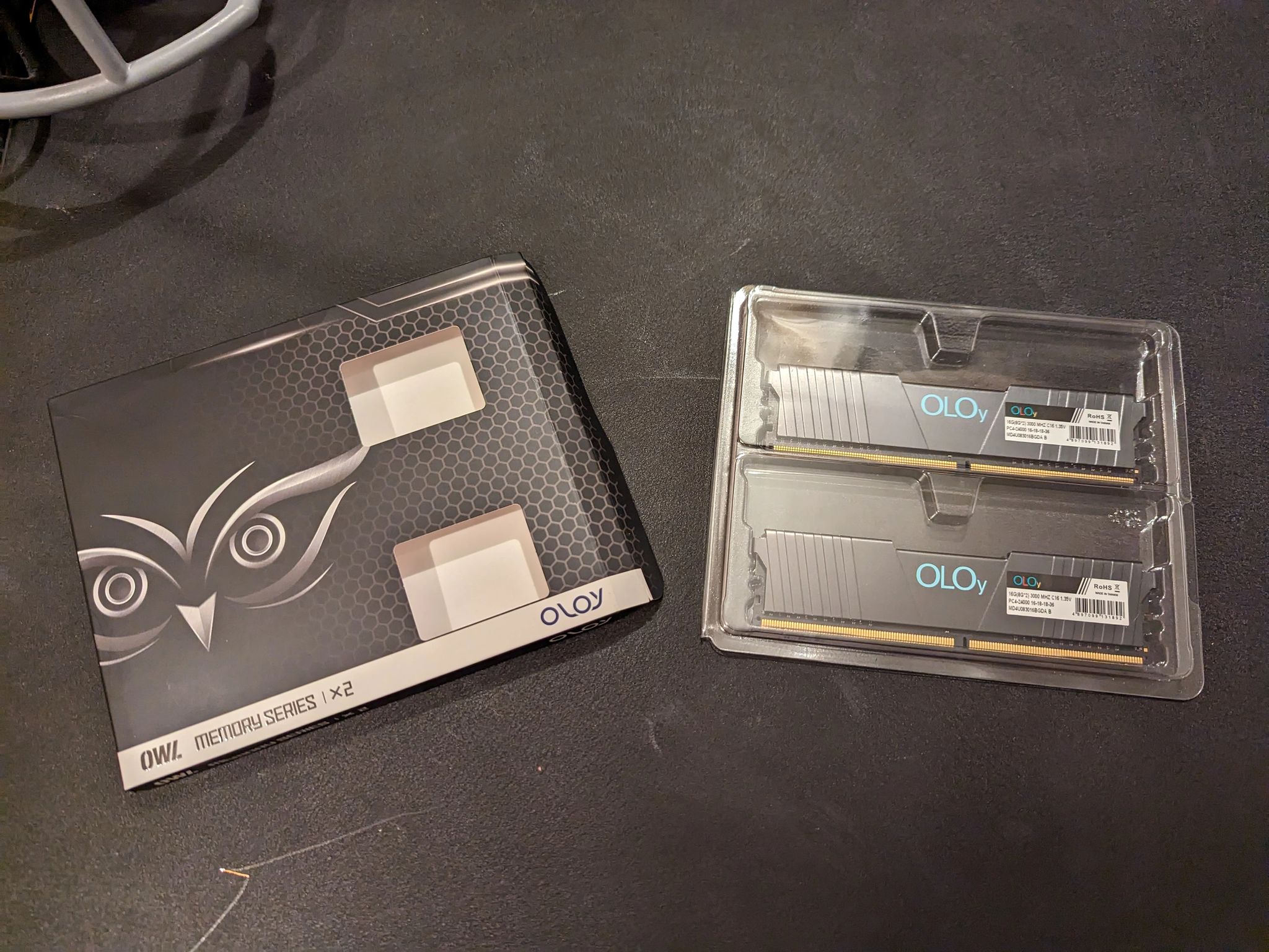 OLOy 16GB (2x8GB) DDR4-3000 CL16 Memory