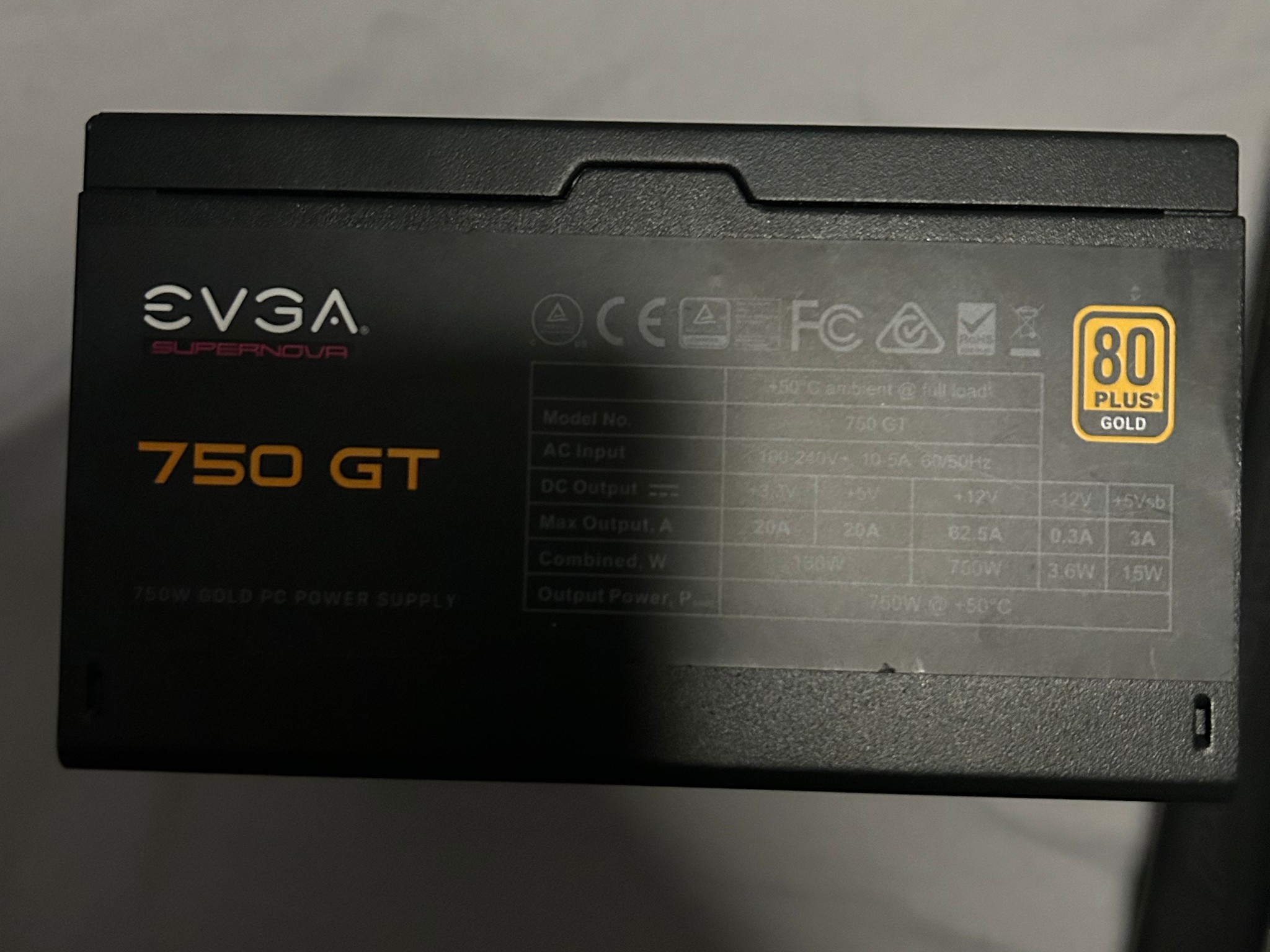 EVGA 750GT SUPERNOVA + Cablemod
