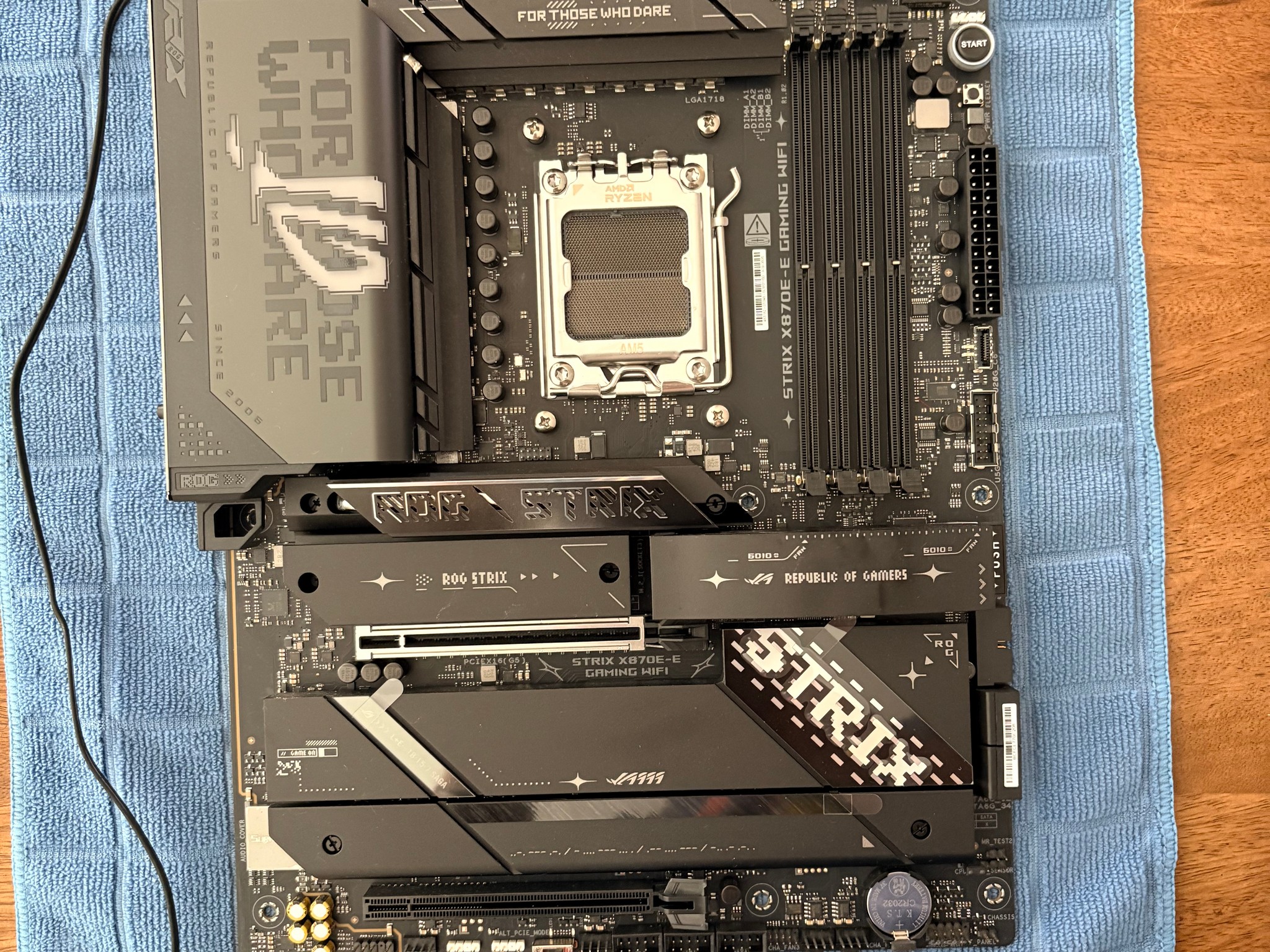ASUS ROG Strix X870E-E Gaming WiFi in Black