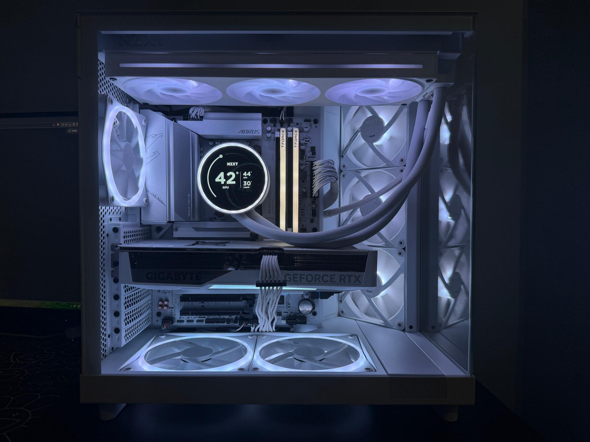 New All-White RTX 5070 Ti Gaming PC | 7800X3D | 32GB DDR5 | 2TB 990 Pro