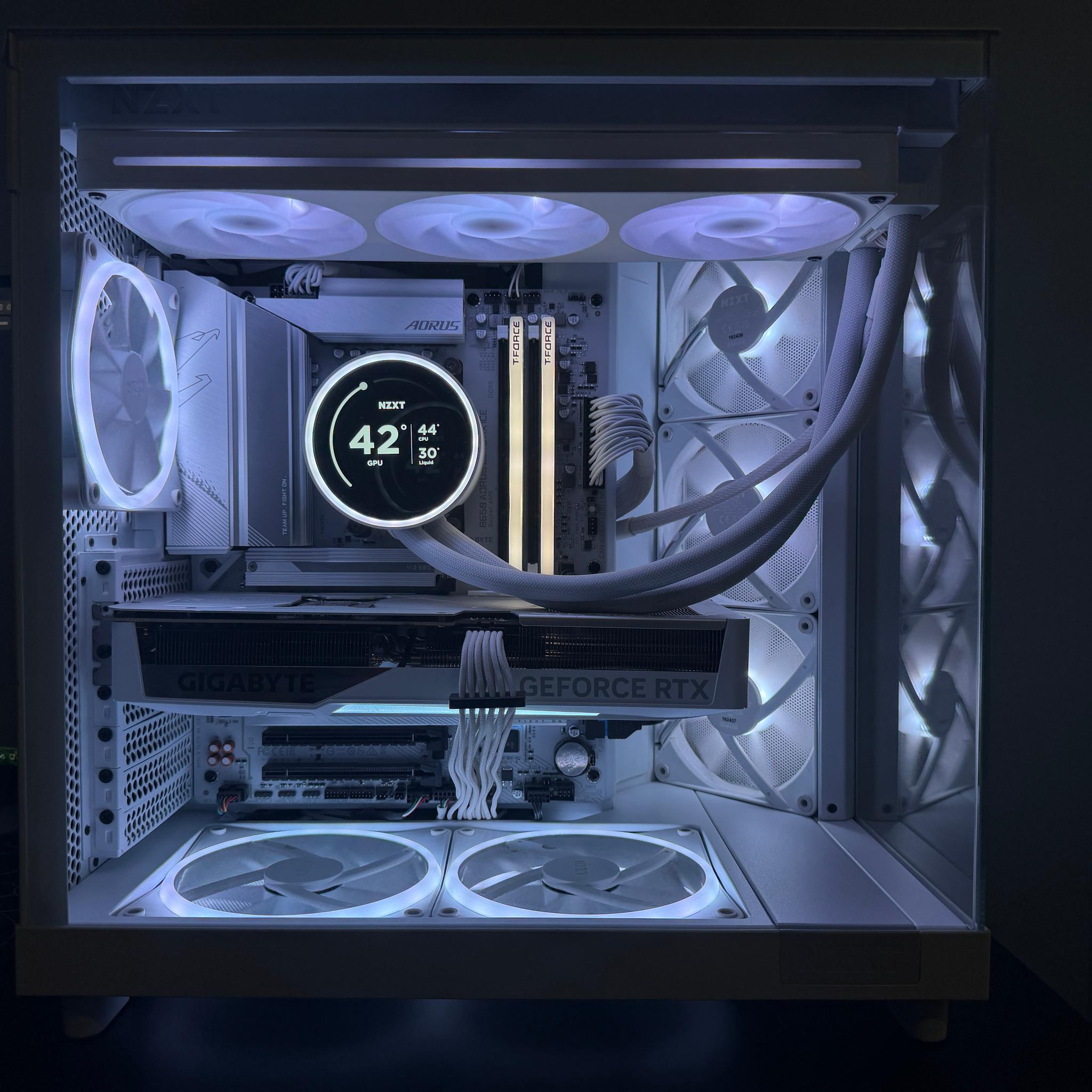 New All-White RTX 5070 Ti Gaming PC | 7800X3D | 32GB DDR5 | 2TB 990 Pro