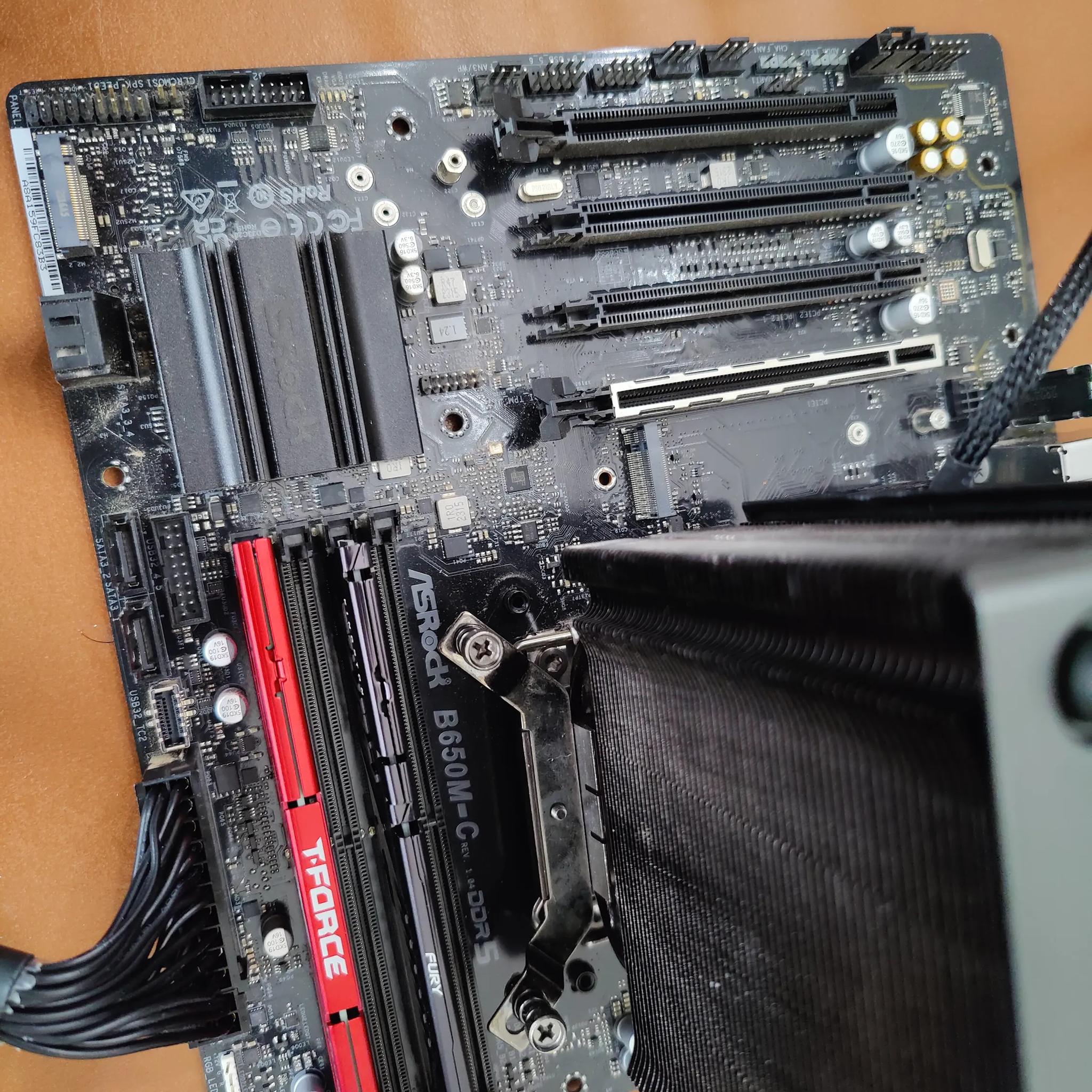 Asrock B650m-c with 24gb DDR5 and 800w PSU