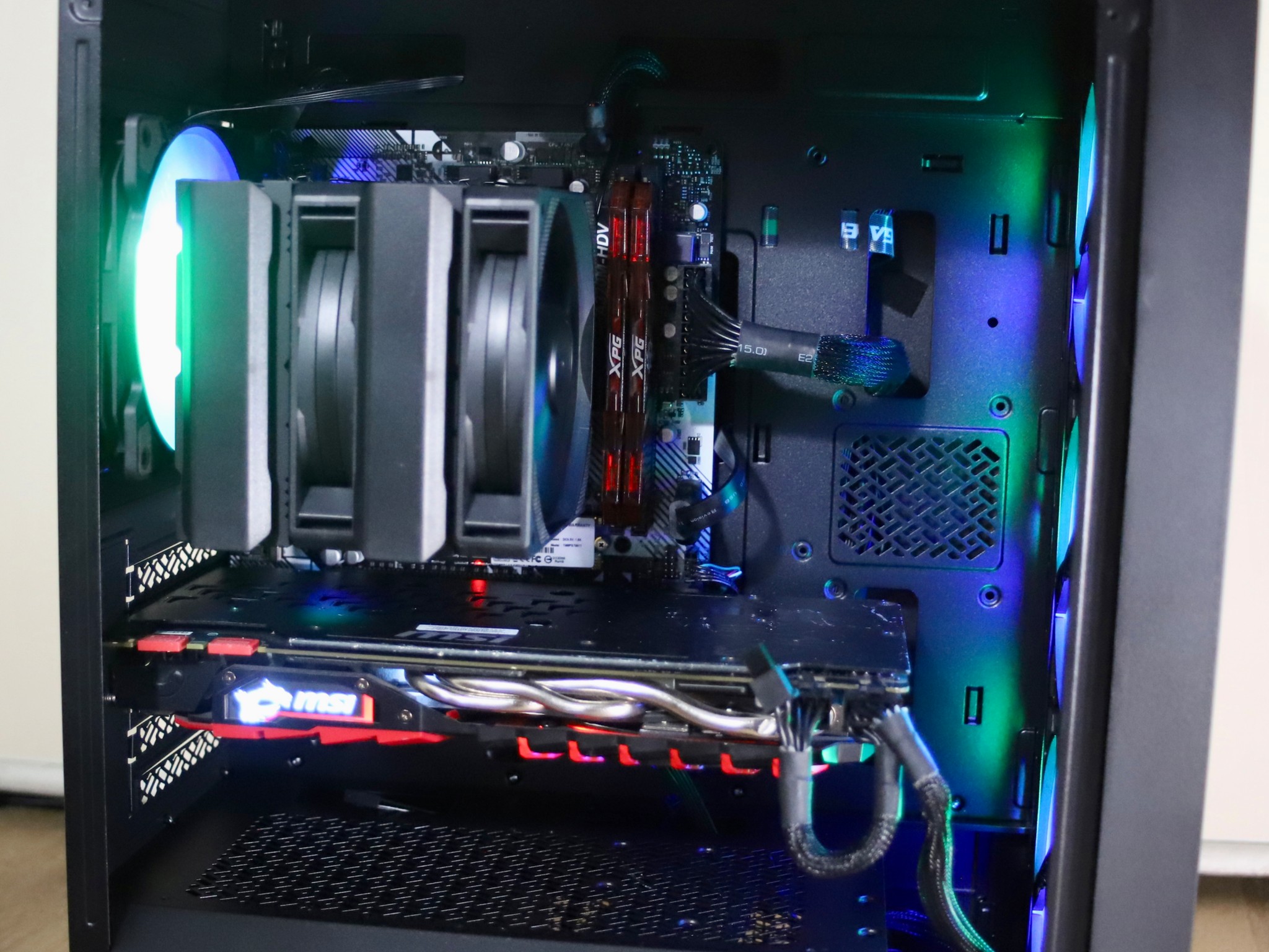 RYZEN 7 2700x, GTX 1070, 32gb Ram ARGB GAMING PC